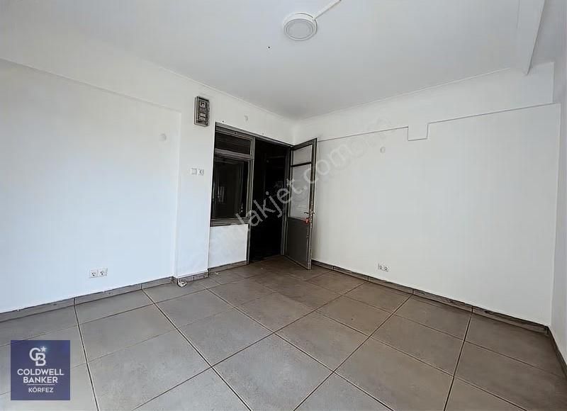 Edremit Çarşı Merkezde Kiralık Dükkan - Görsel 2