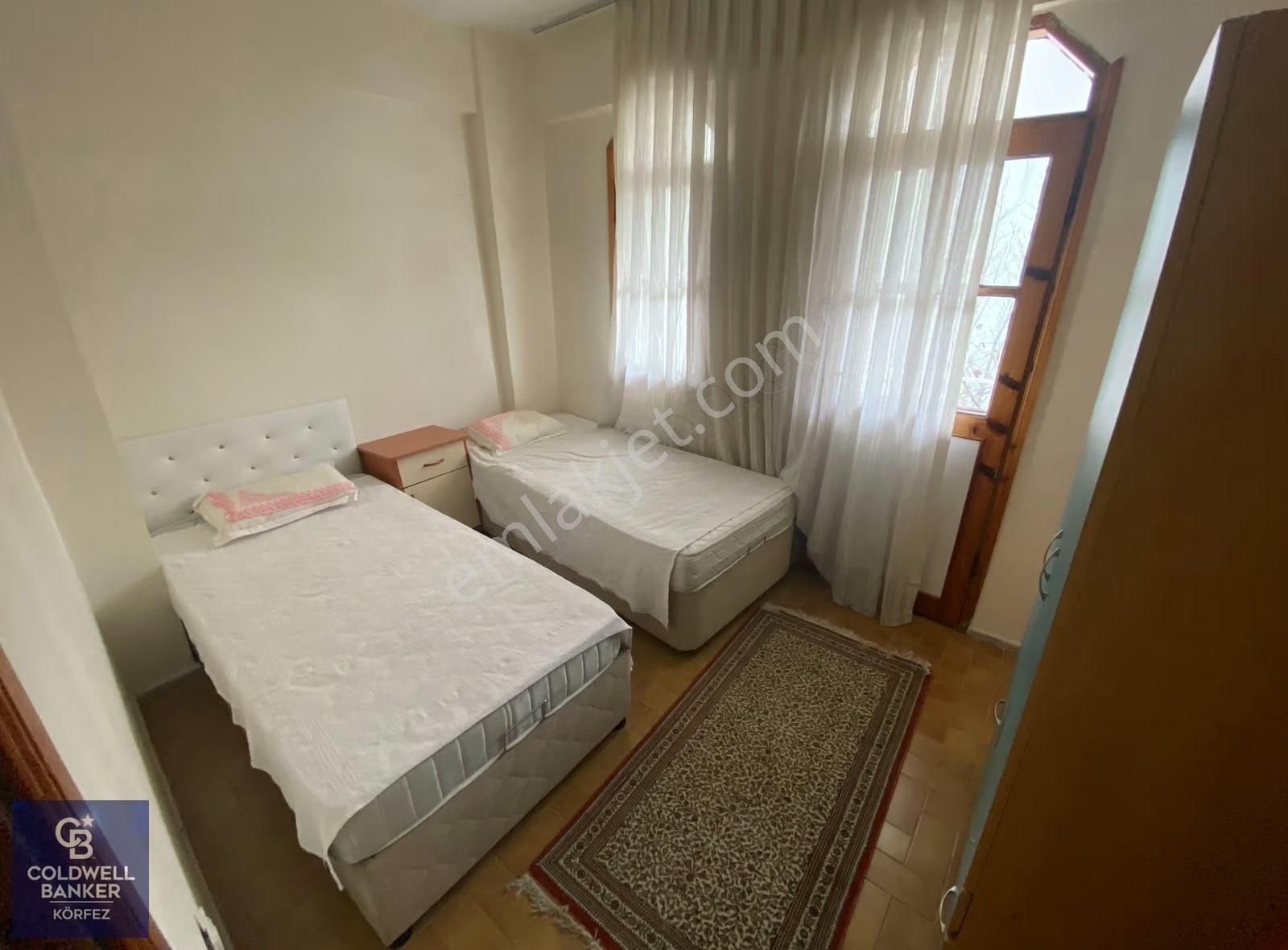 Akçay'da Kordona 300 Mt Eşyalı Ayrı Mutfaklı Ara Kat Daire - Görsel 11