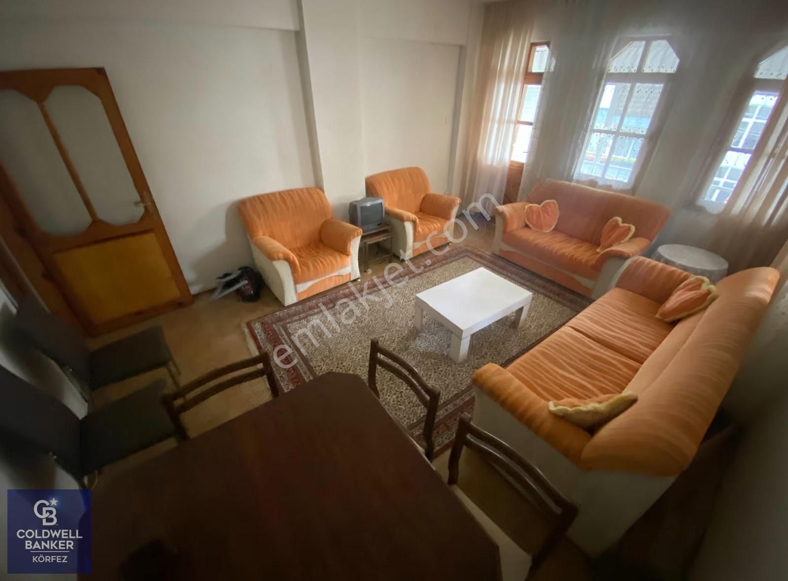 Akçay'da Kordona 300 Mt Eşyalı Ayrı Mutfaklı Ara Kat Daire - Görsel 12