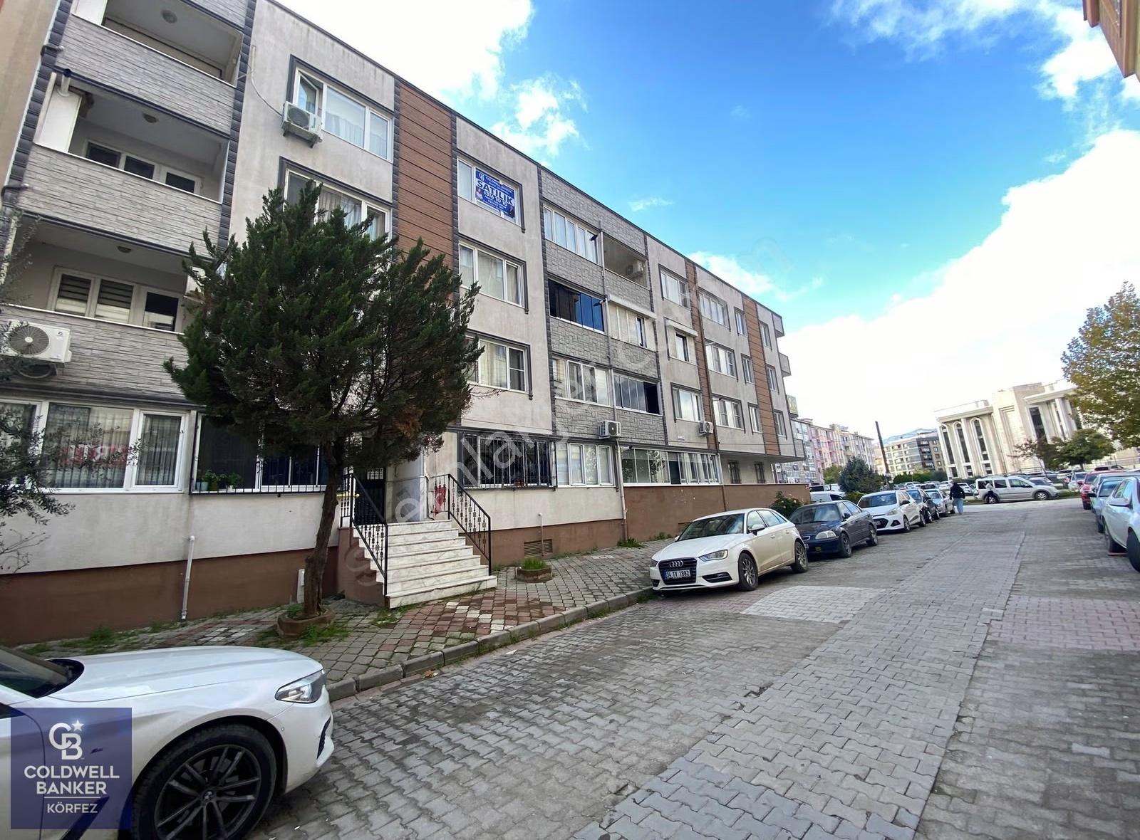 Edremit Adliye Karşısında Satılık 3+1 Daire