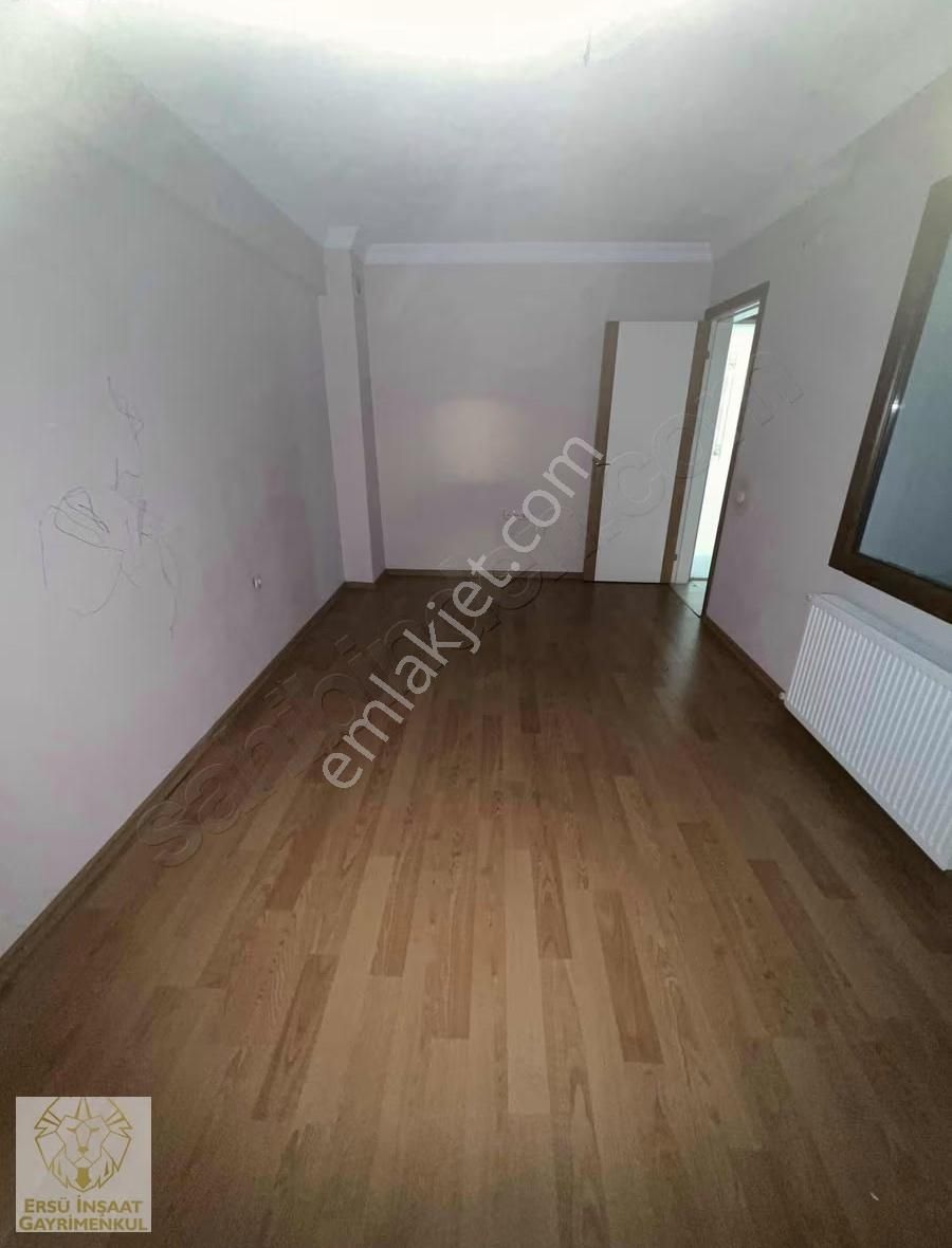 Ersü'den 3+1 Yeni Bina Doğalgazlı Otoparklı Asansörlü Arakat