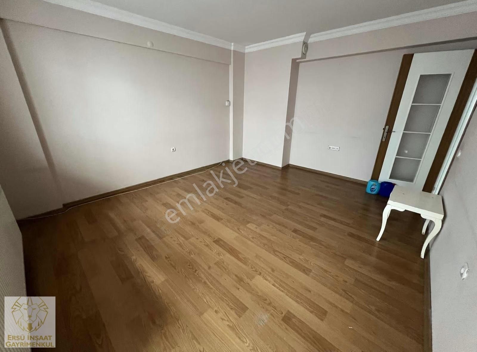 Ersü'den 3+1 Yeni Bina Doğalgazlı Otoparklı Asansörlü Arakat - Görsel 18