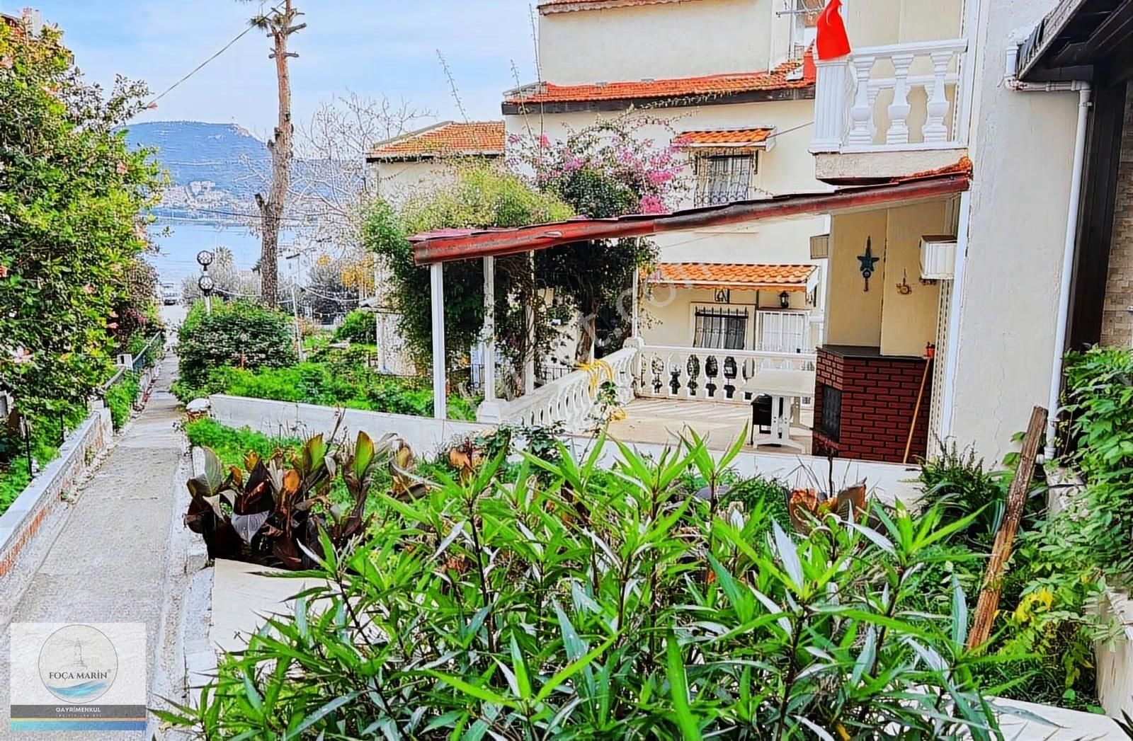 Yenifoça Burunucu'nda Denize 140 Mt Mesafede 4+1 Tripleks Villa - Görsel 9