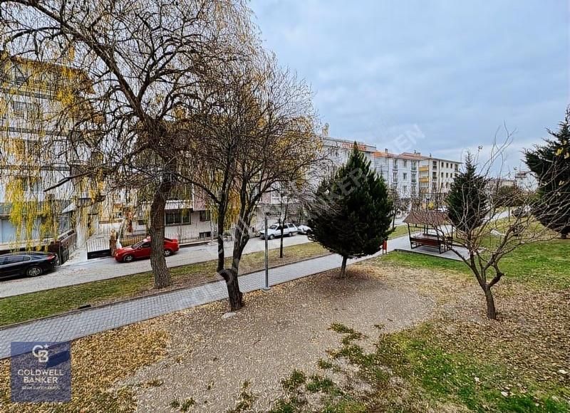 Eryaman'da/panoramik Manzaralı/otoparklı Yatırımlık/eşyalı 1+0 - Görsel 21