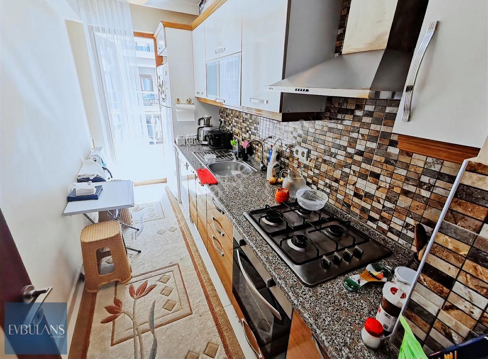 Şemikler İzban Yanı Ara Kat 8 Yaşında Bina Kapalı Mutfak 2+1