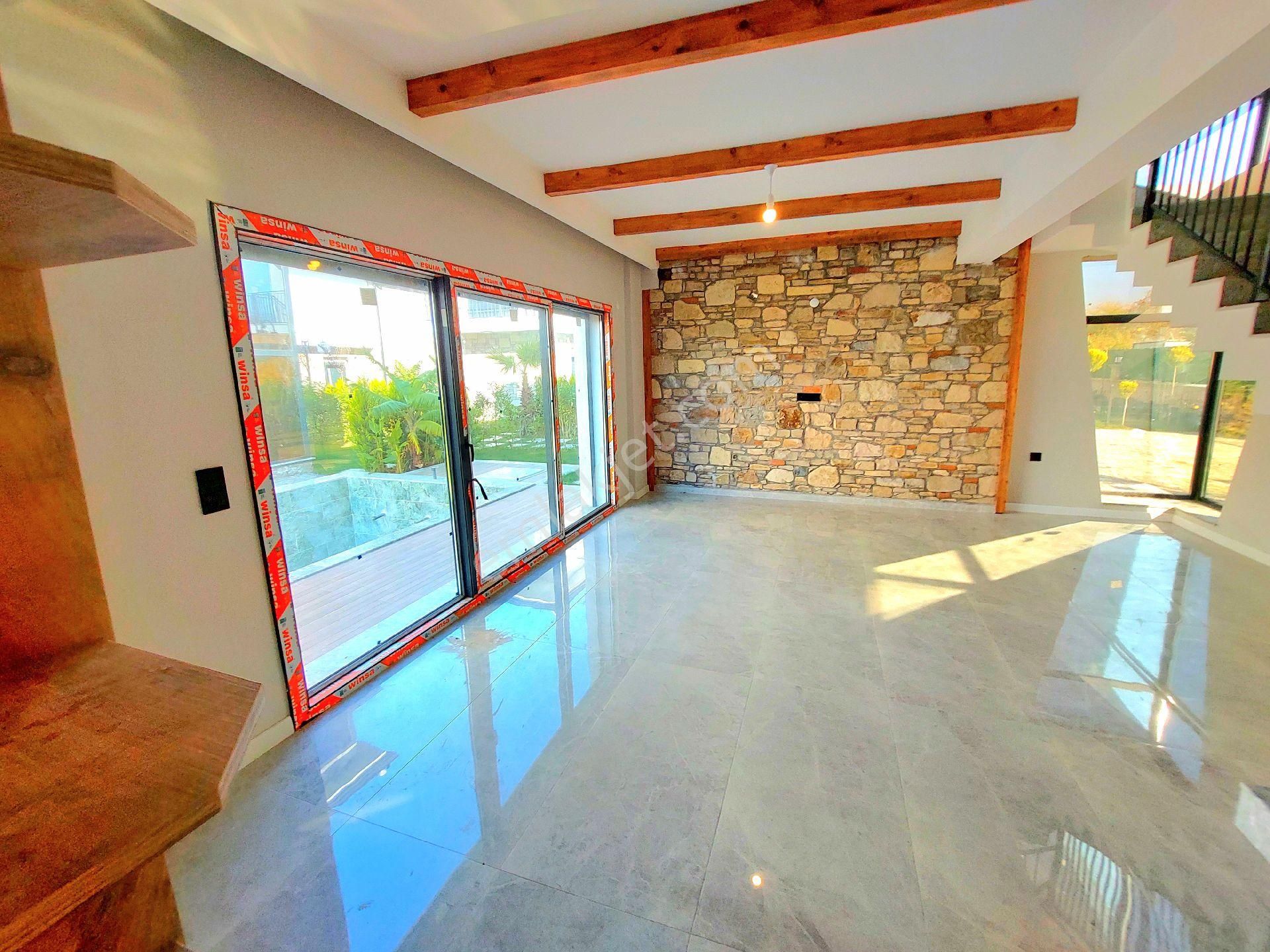 Davutlarda Özel Havuzlu Köşe Konumlu Tek Müstakil Geniş Bahçeli Sıfır Villa - Görsel 19