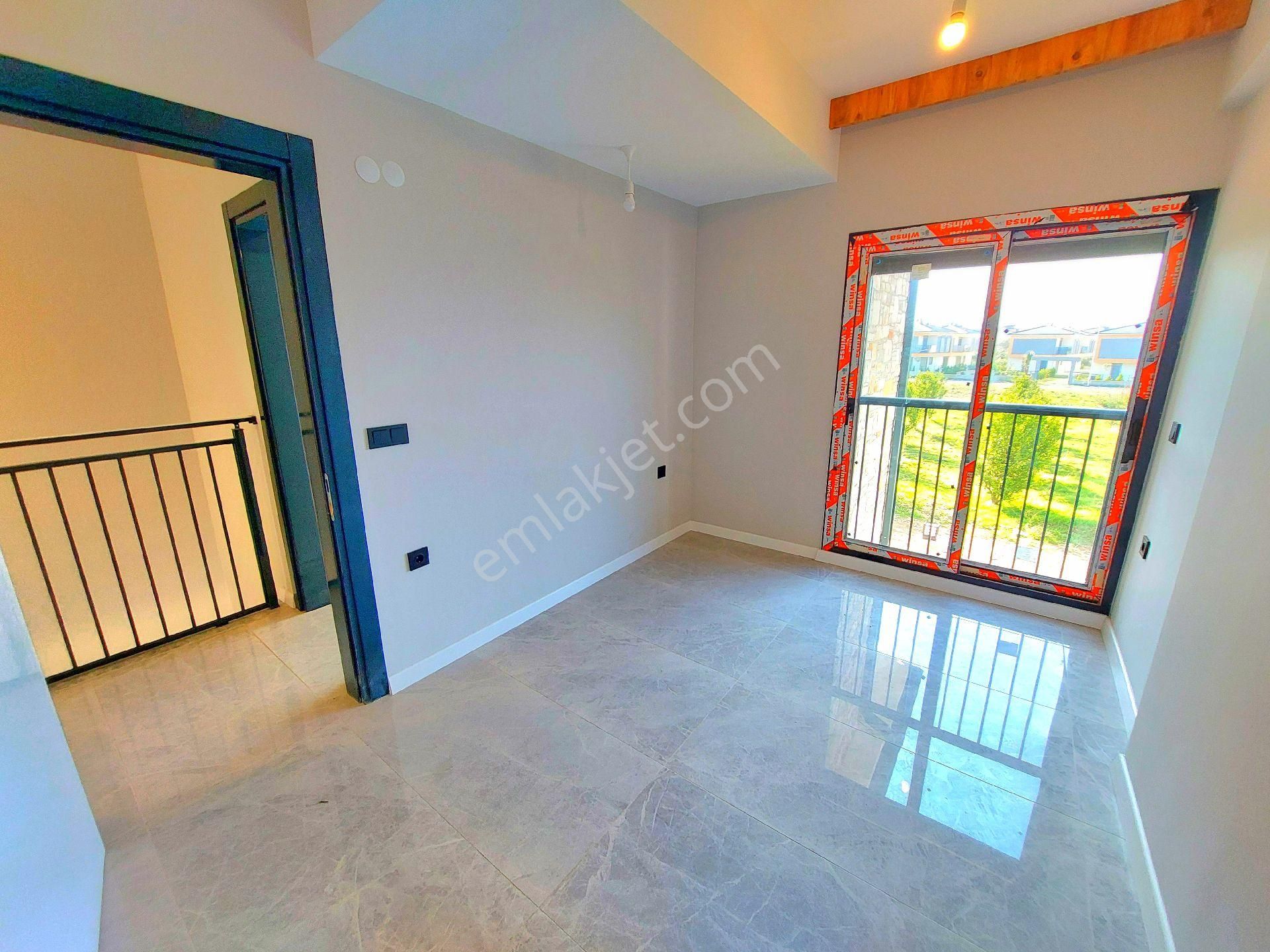 Davutlarda Özel Havuzlu Köşe Konumlu Tek Müstakil Geniş Bahçeli Sıfır Villa - Görsel 30