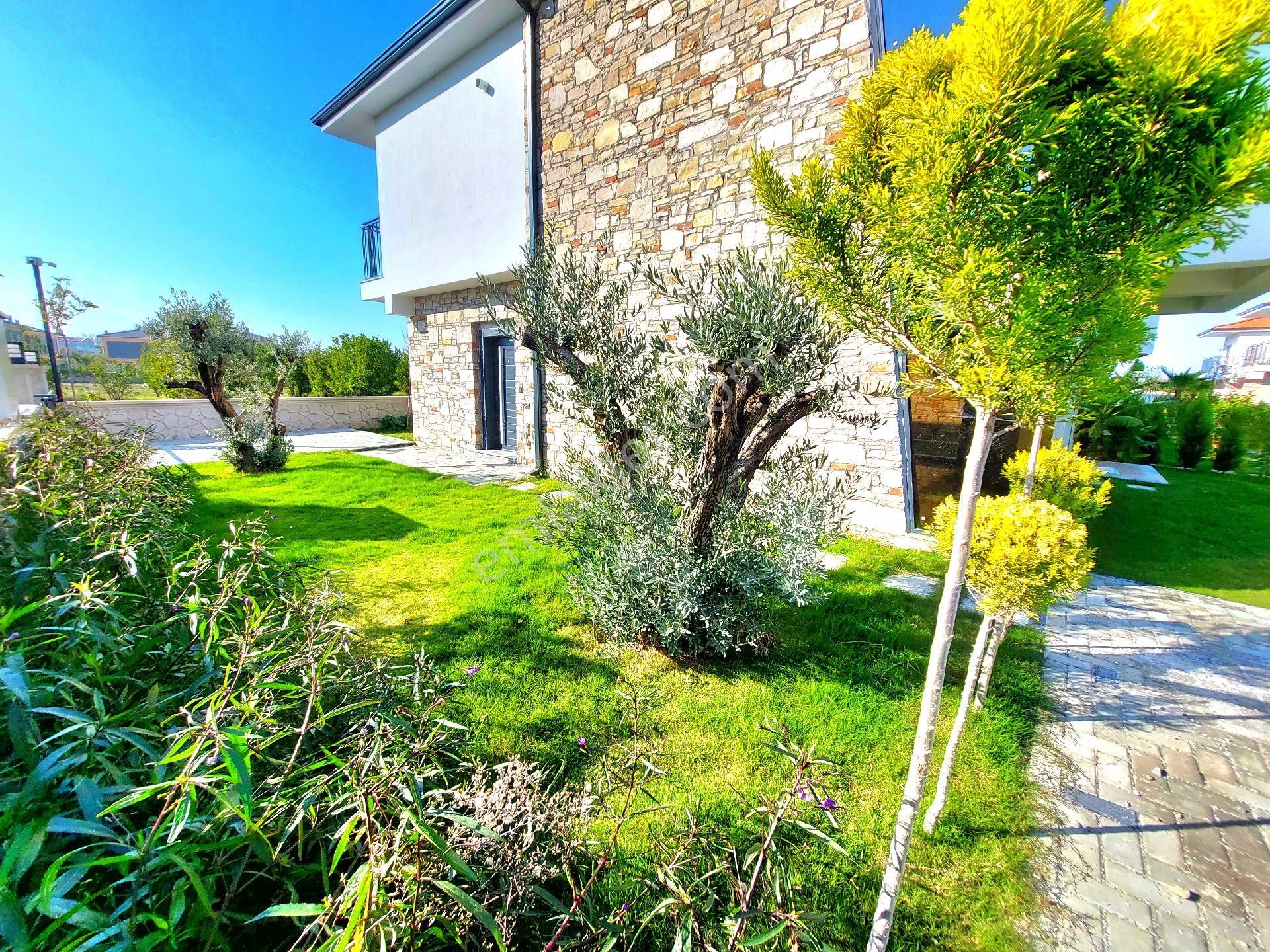 Davutlarda Özel Havuzlu Köşe Konumlu Tek Müstakil Geniş Bahçeli Sıfır Villa - Görsel 5