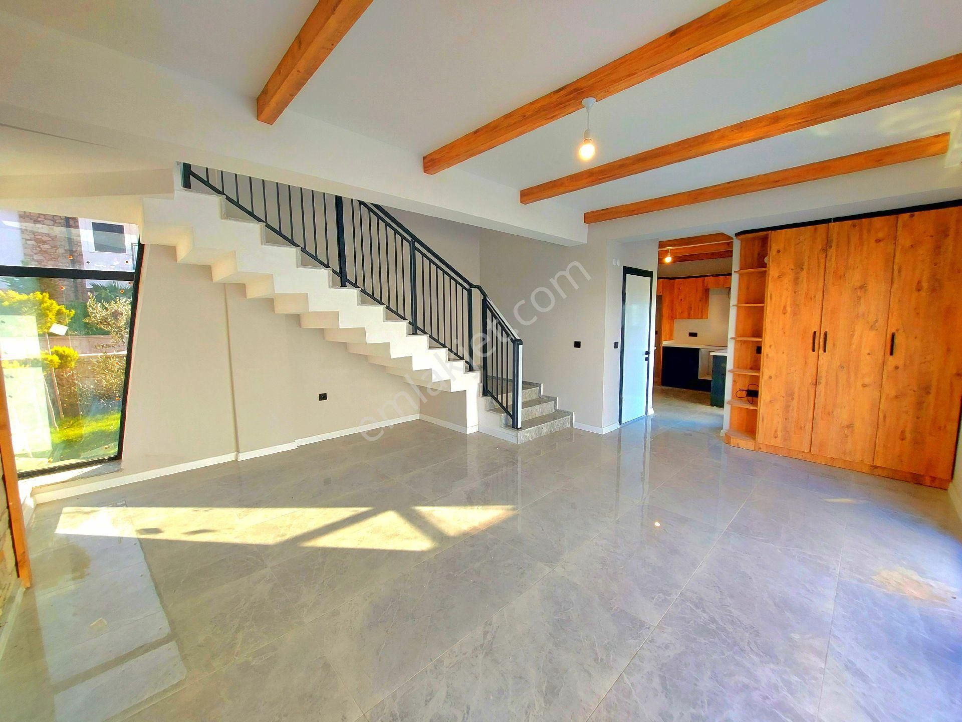 Davutlarda Özel Havuzlu Köşe Konumlu Tek Müstakil Geniş Bahçeli Sıfır Villa - Görsel 35