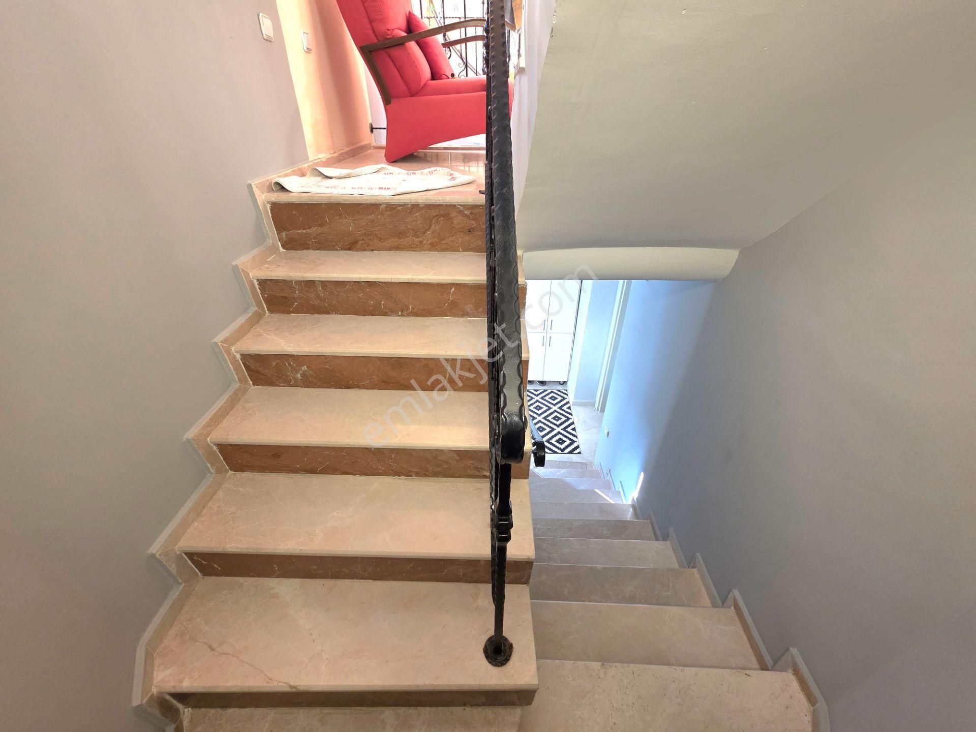 Denize Yakın Yolun Altı Masrafsız Satılık Villa - Görsel 28