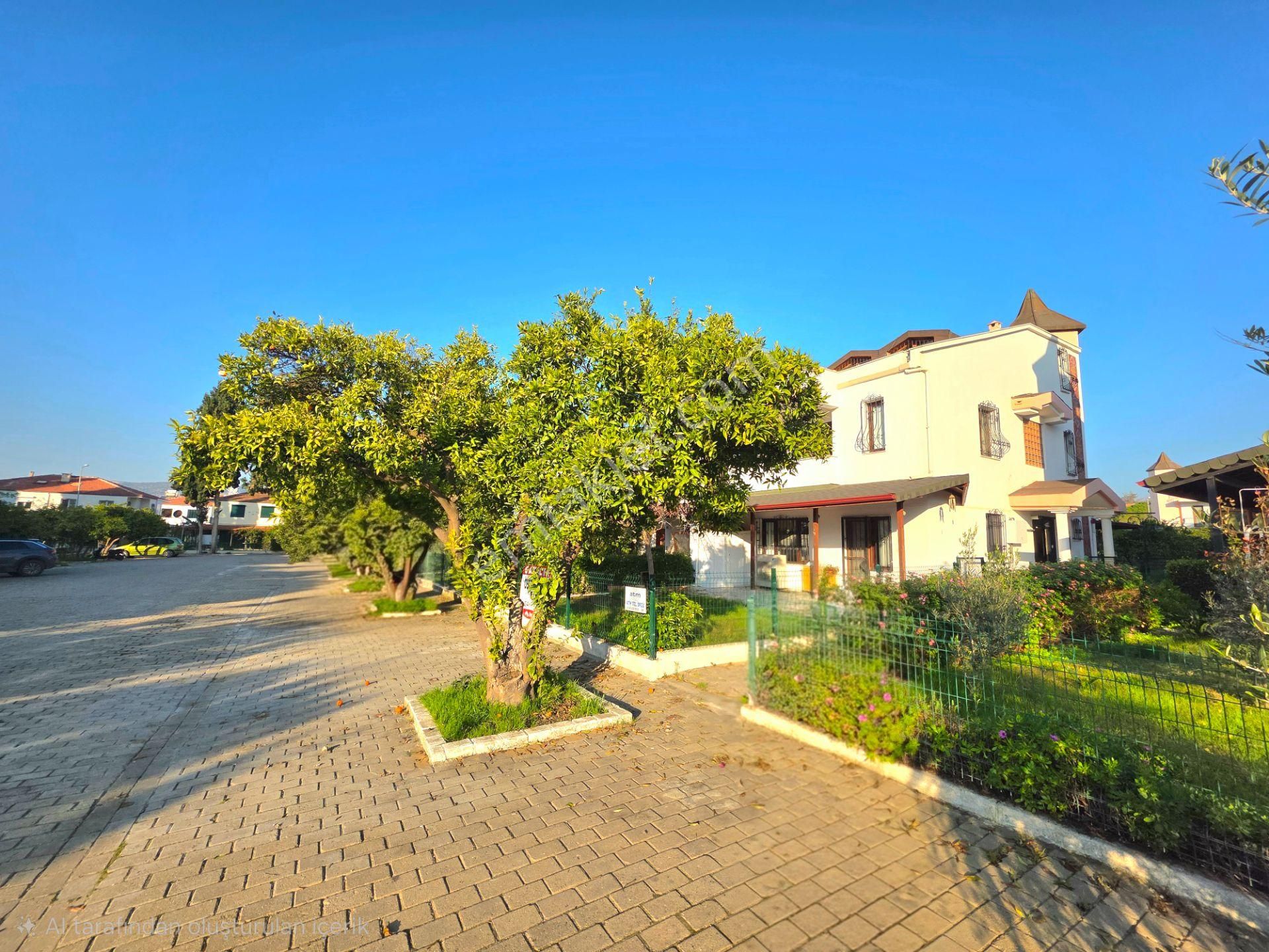 Denize Yakın Yolun Altı Masrafsız Satılık Villa - Görsel 2