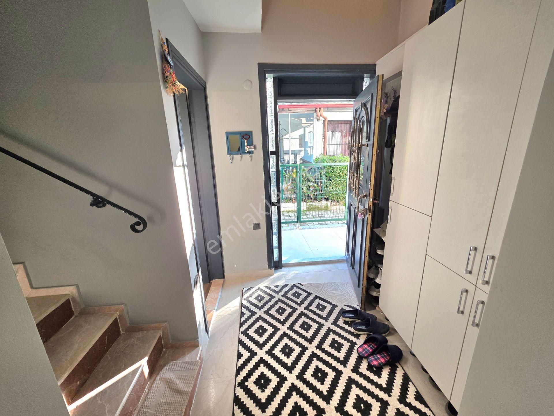 Denize Yakın Yolun Altı Masrafsız Satılık Villa - Görsel 20