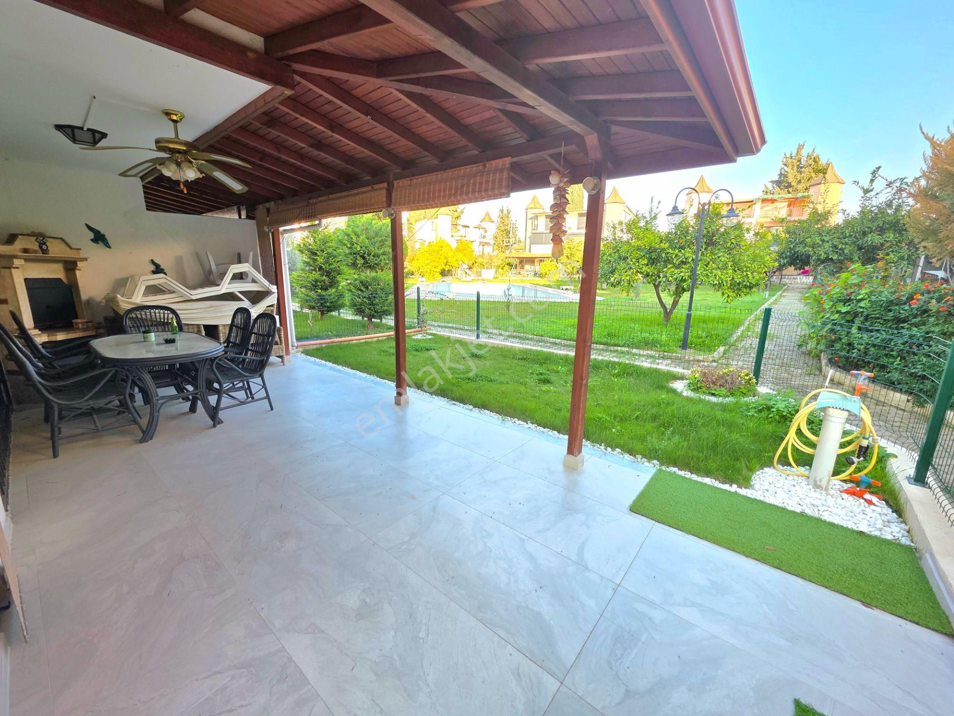 Denize Yakın Yolun Altı Masrafsız Satılık Villa - Görsel 17