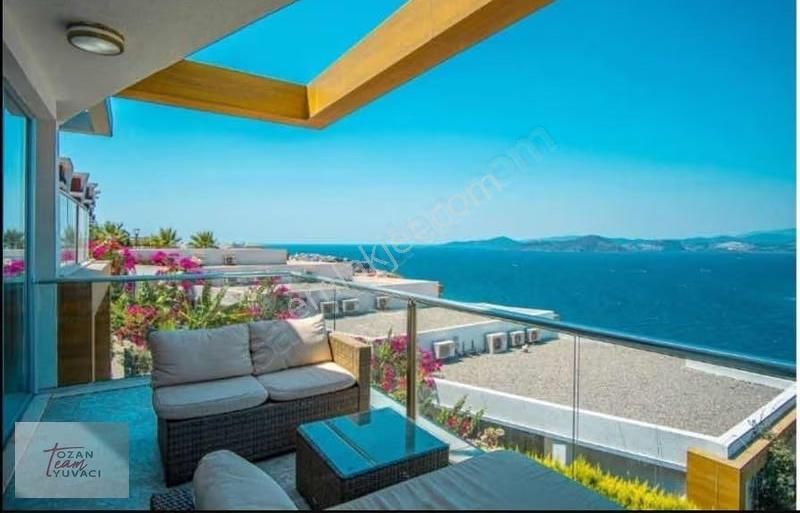 Adabükü Boğaziçin De Seba Solemar Sitesinde Satılık 3+1 Villa