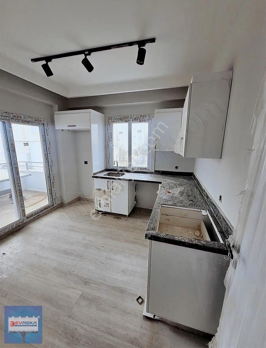 Mavi Bulvar Üstü Ana Cadde De Satılık 2+1 Sıfır Uygun Daire