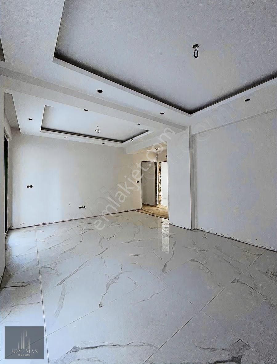 Delıktaş'ta İlk Ve Tek Havuzlu Otoparklı Satılık Lüx Daıre - Görsel 2