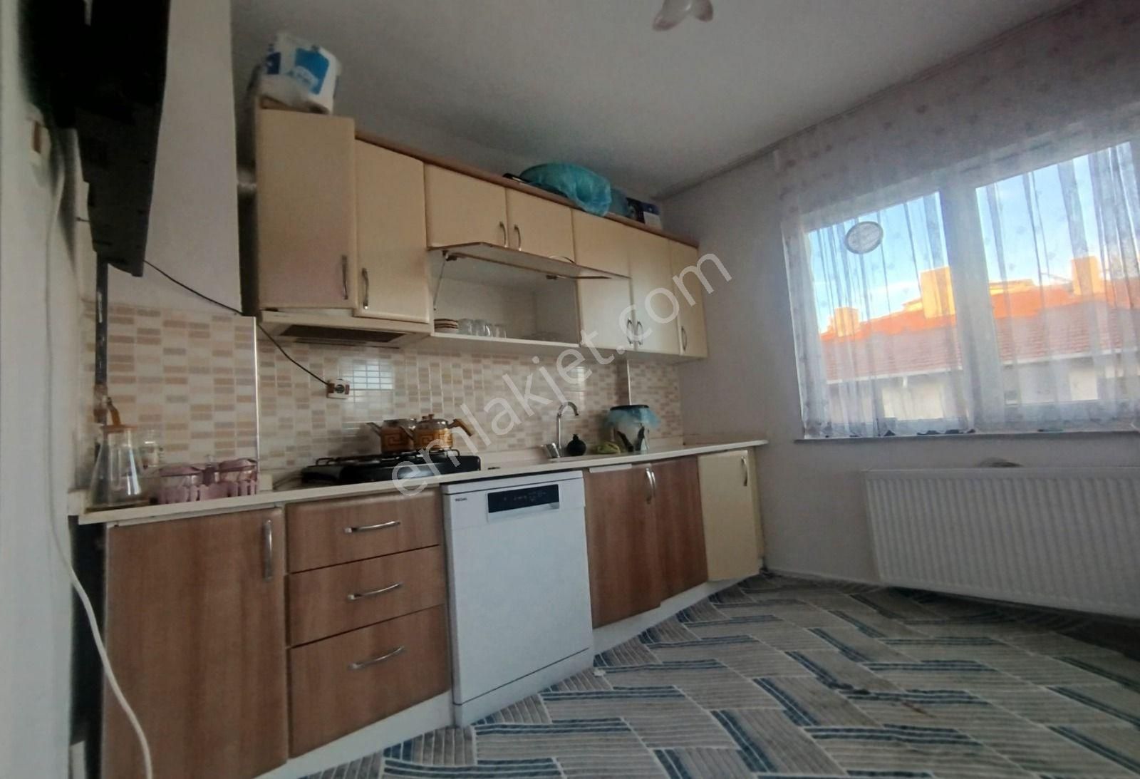 Cok Geniş Yenikent Merkezde 3+1 Katta Masrafsız Uygun Fiyata Daire Boştur Şu Anm