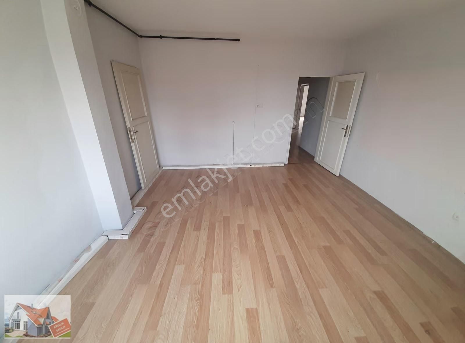 Altınşehir Metro Yanında 3+1 Kiralık Ofis (boyası Yapıldı Temiz) - Görsel 2