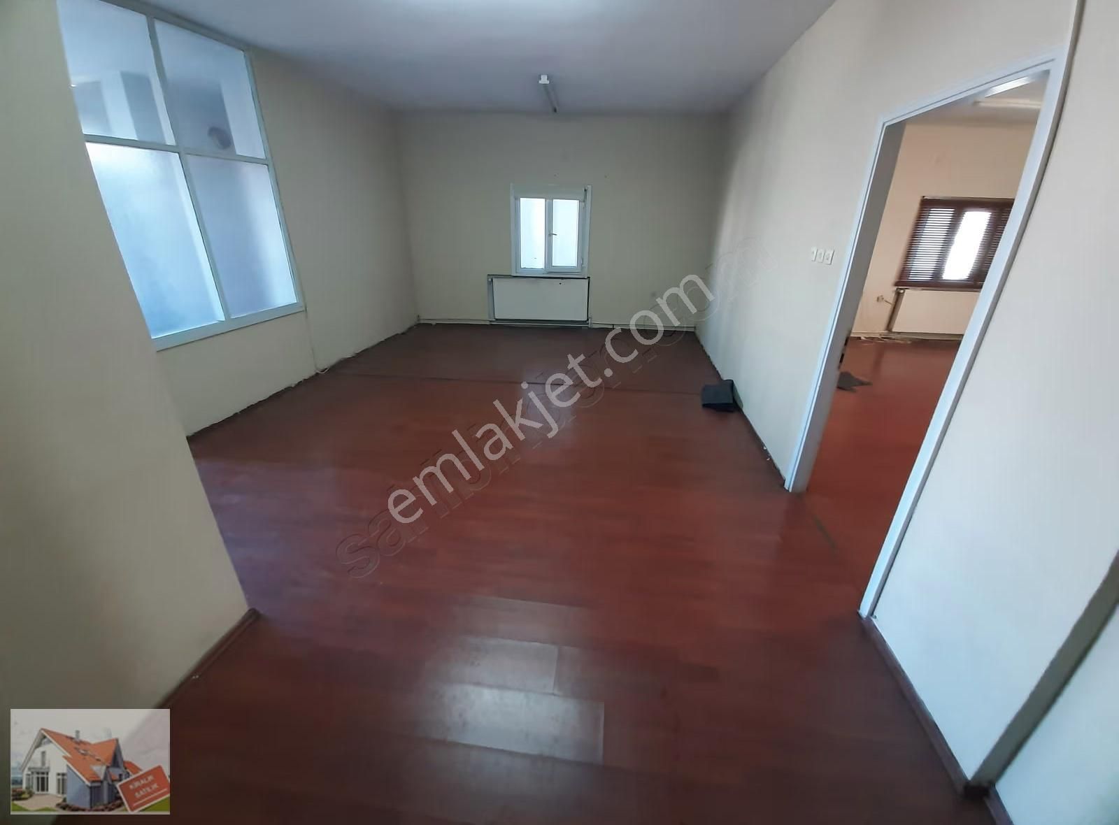 Metroya Yakın Kiralık 2+1 Ofis - Görsel 8
