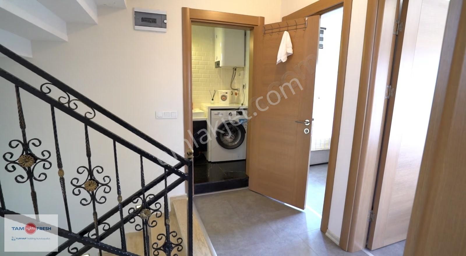 Urla İçmelerde Denize Yakın Tam Müstakil Villa... - Görsel 35