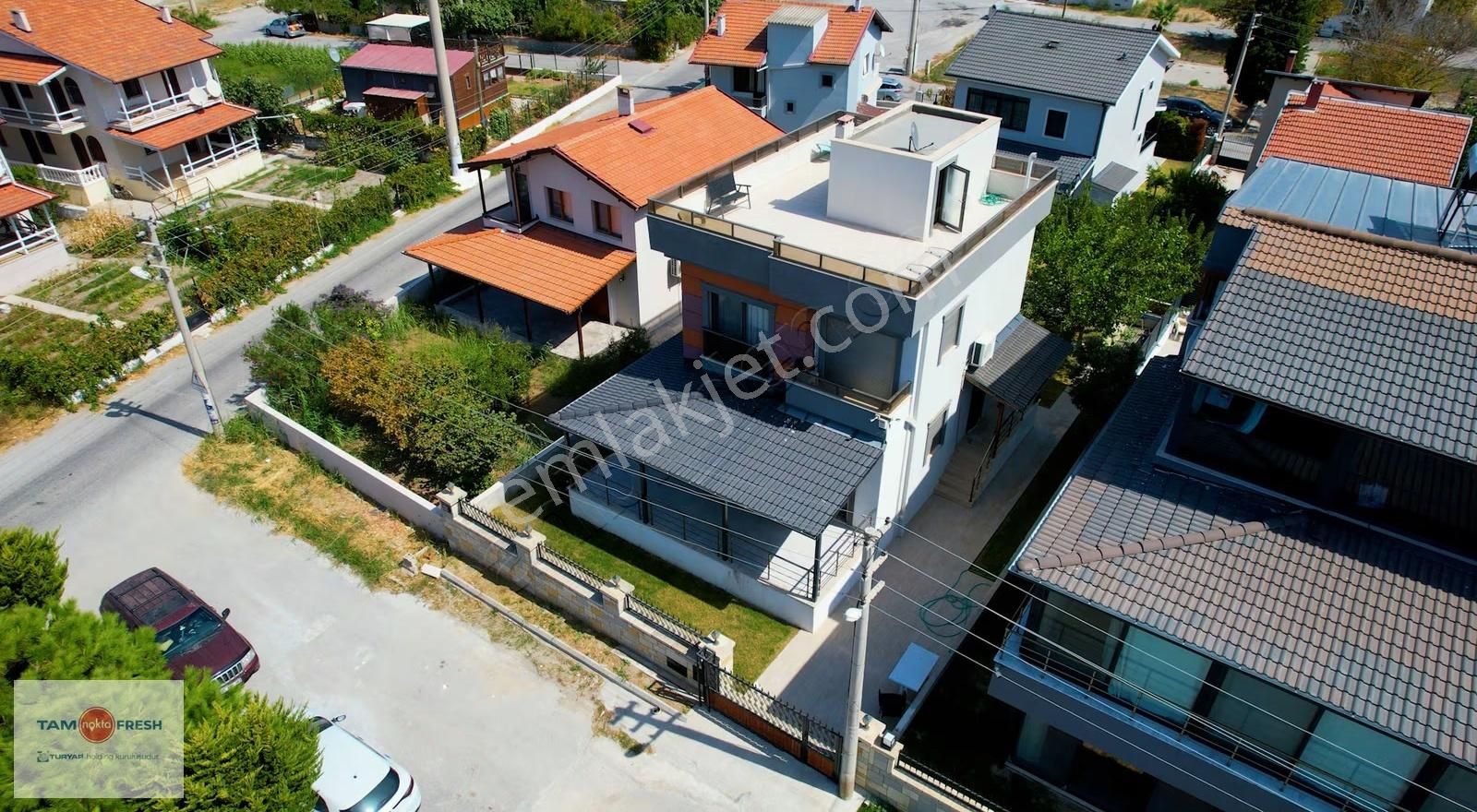 Urla İçmelerde Denize Yakın Tam Müstakil Villa... - Görsel 26