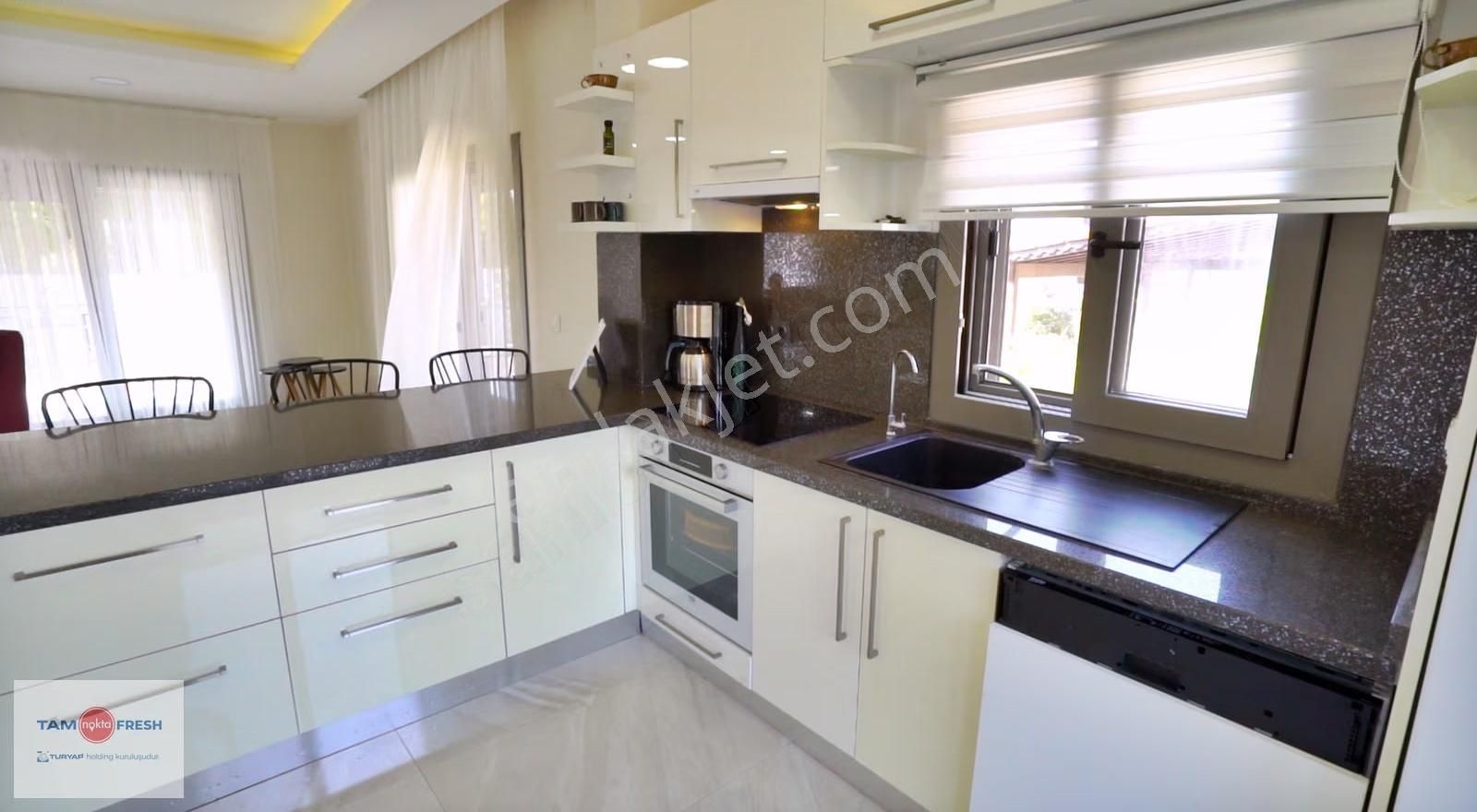 Urla İçmelerde Denize Yakın Tam Müstakil Villa... - Görsel 30