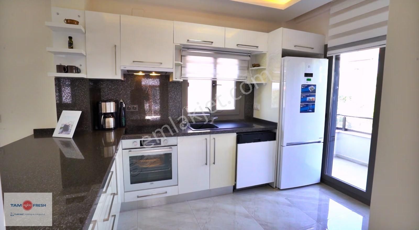 Urla İçmelerde Denize Yakın Tam Müstakil Villa... - Görsel 32