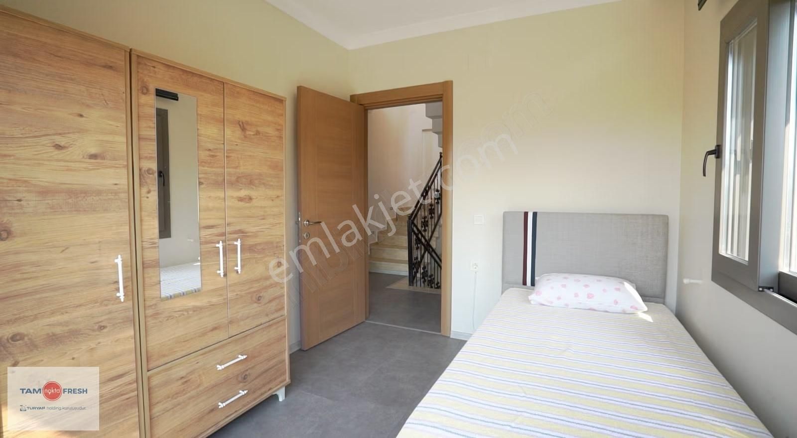 Urla İçmelerde Denize Yakın Tam Müstakil Villa... - Görsel 13