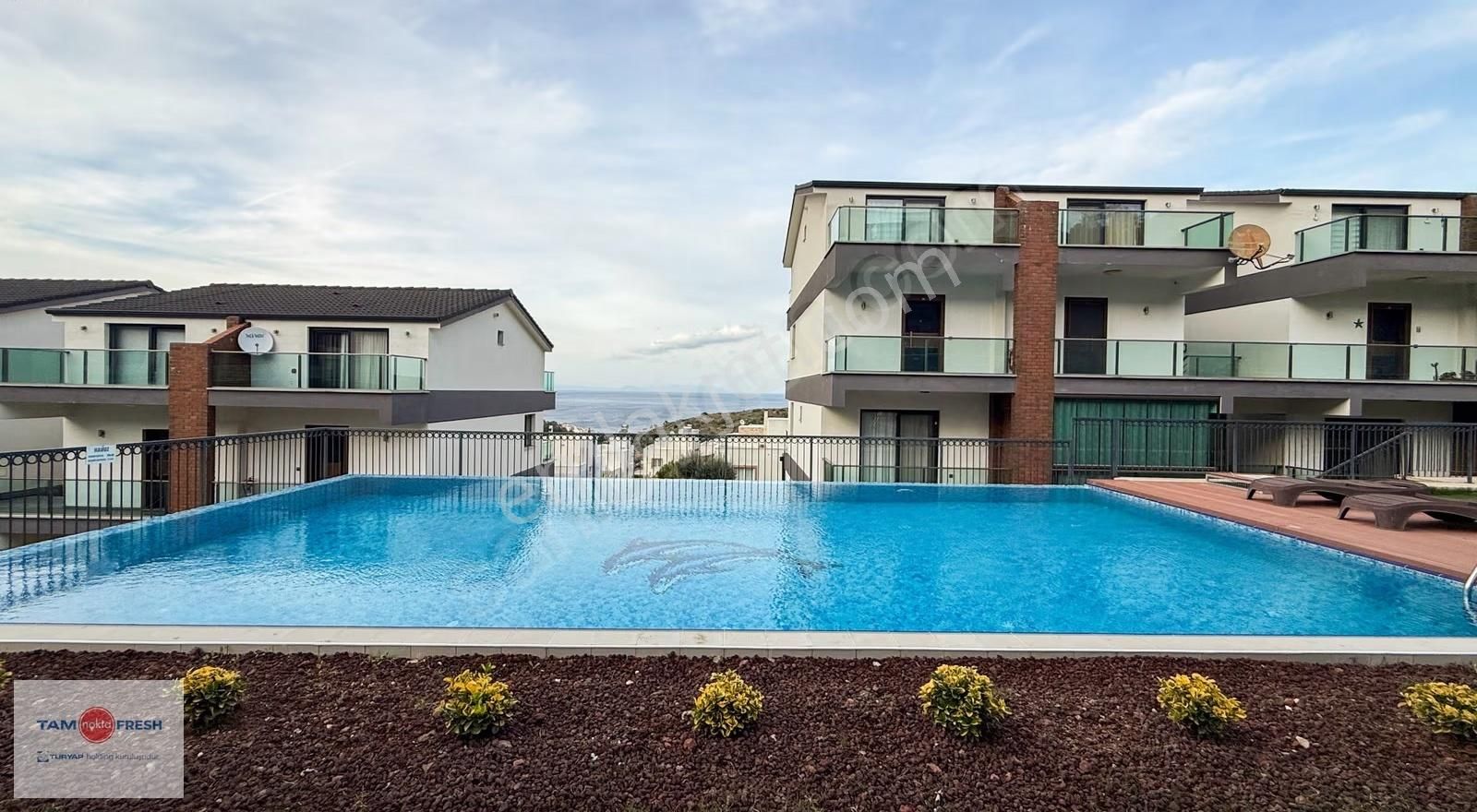 Elif Sitesi'nde Doğa Manzaralı 2+1 Bahçe Dubleks