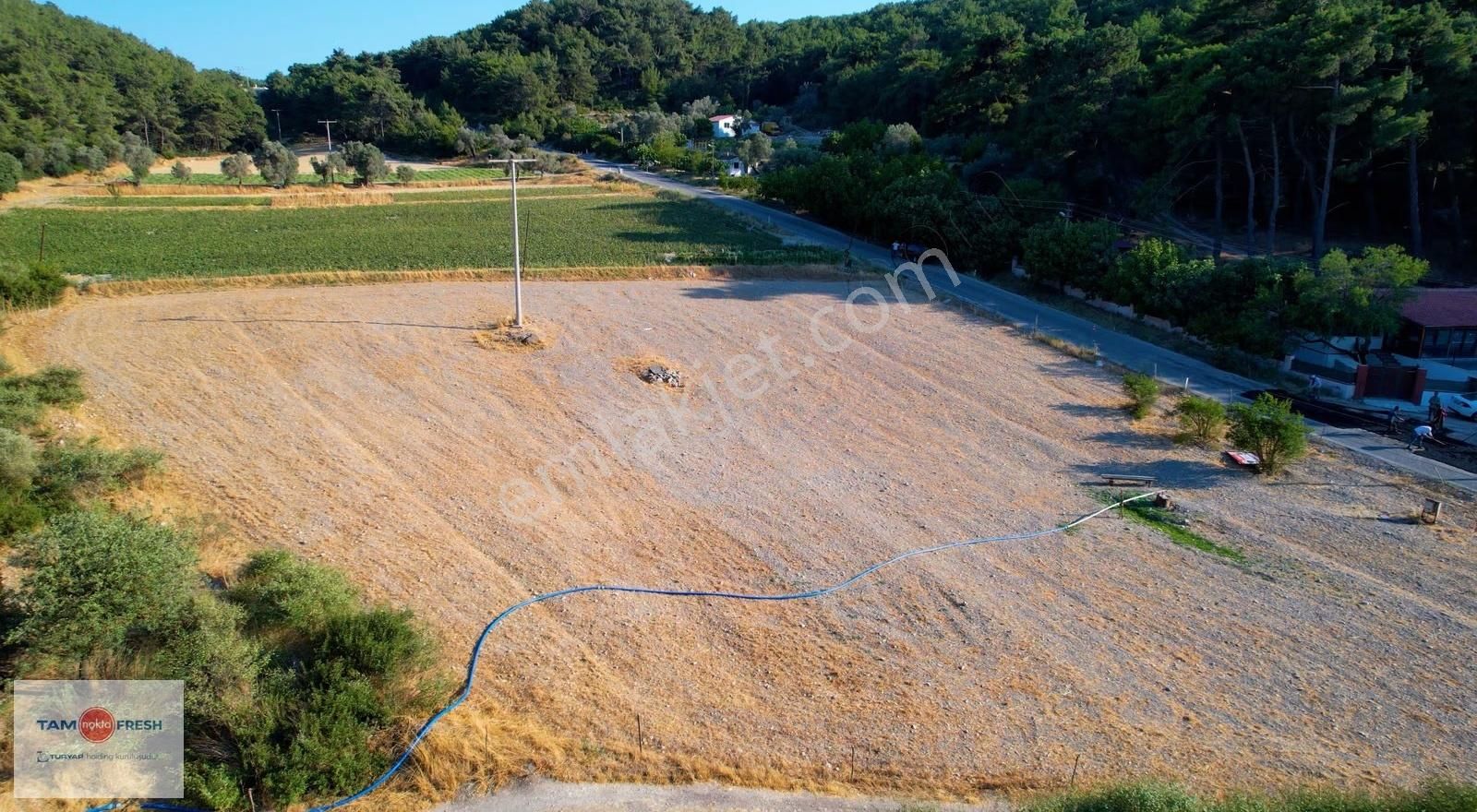 Yağcılar'da Satılık Elektriği Suyu Asfalt Yolu Olan Tarla