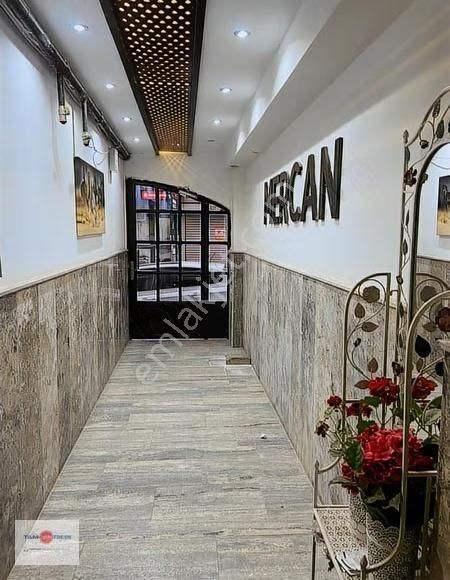 Üçkuylar Meydanı'nda Merkezi Konumda Gözalıcı Mimarisiyle 1+1 - Görsel 9