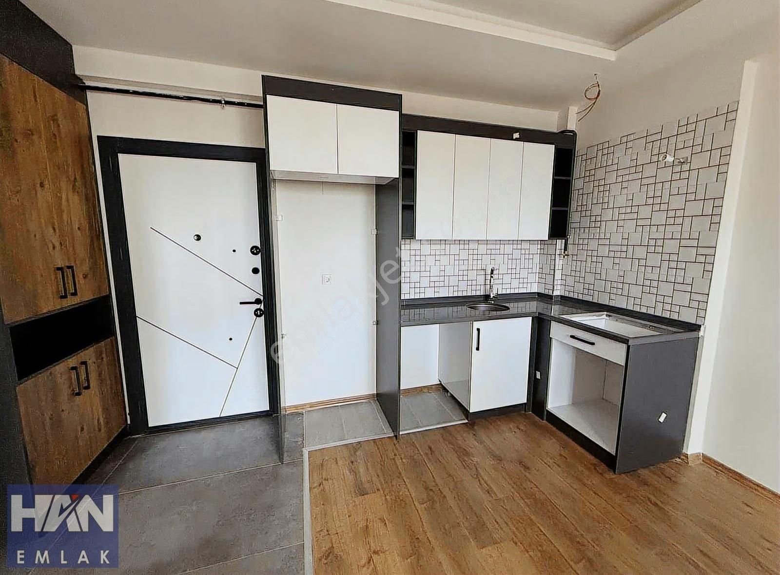 Han Emlaktan Tecede Site İçi Lüks Satılık Geniş 1+1 Daire - Görsel 2