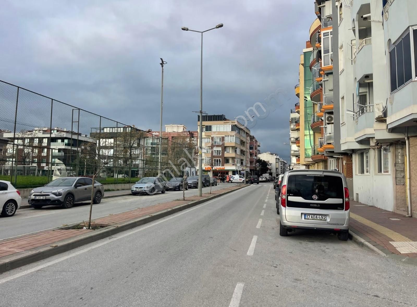 Uzay Emlaktan Çanakkale Yeni Kordonda Acıl Satılık Daıre - Görsel 2