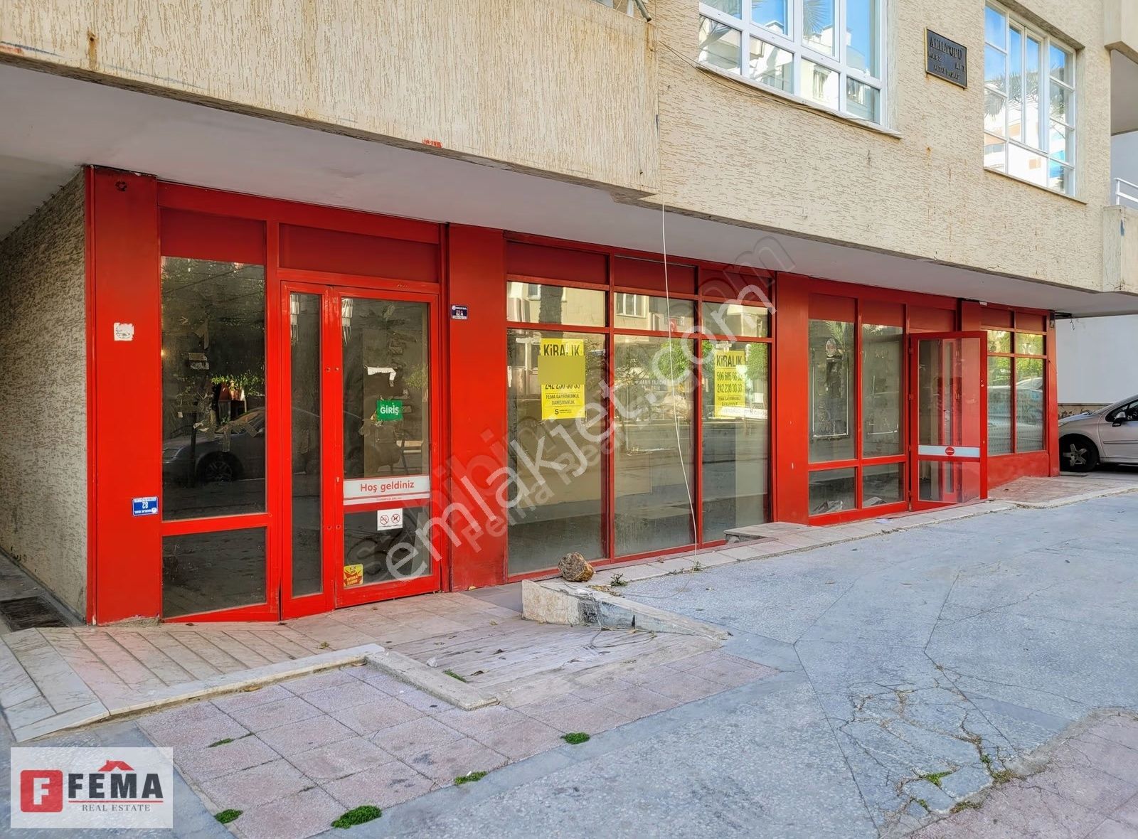 Cadde Üzerinde 15 M Vitrin - 250 M2 Kiralık Dükkan | Fema