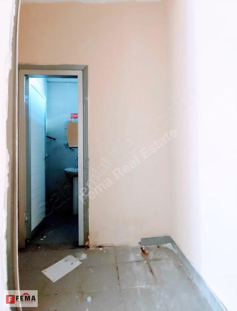 Cadde Üzerinde 15 M Vitrin - 250 M2 Kiralık Dükkan | Fema - Görsel 13