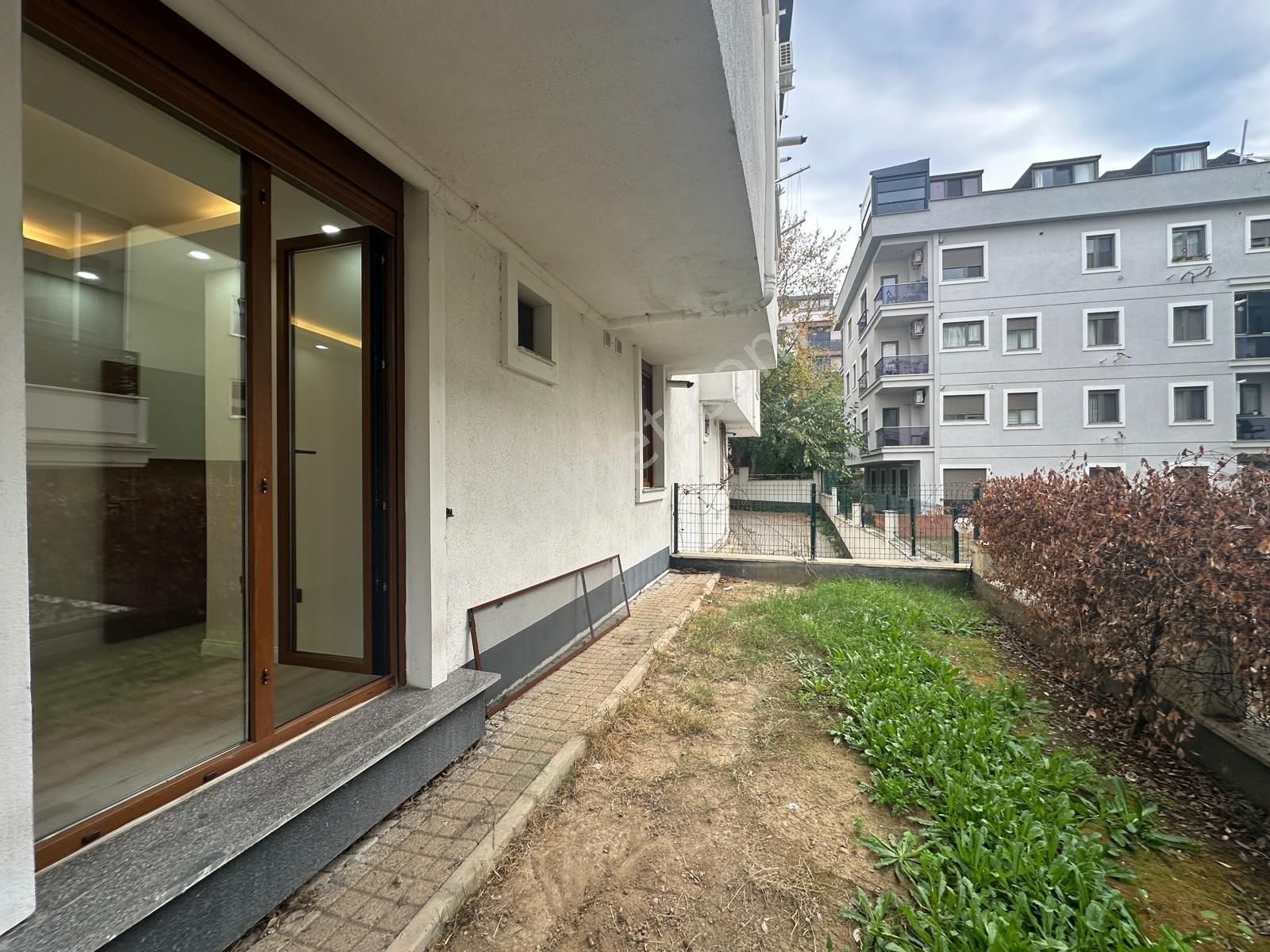 Yatırım'dan İdealtepe Sahilde Bahçe Teraslı 4yıllık*keyifli 2+1 - Görsel 2