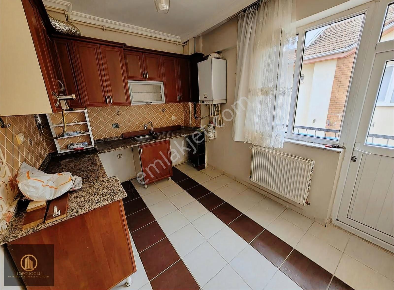 Bağlar'da Balkonlu Ayrı Mutfaklı Kiralık 2+1 - Görsel 9