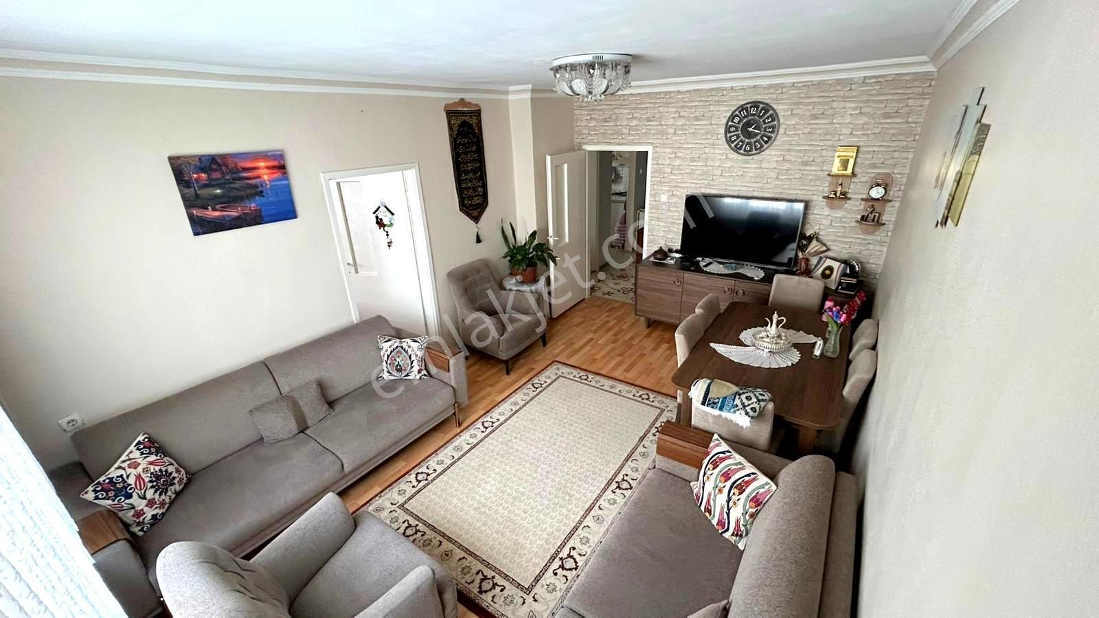 Emre Emlaktan Mareşal Çakmak Mahallesinde Ebeveyn Banyolu Satılık 3+1 Daire - Görsel 5