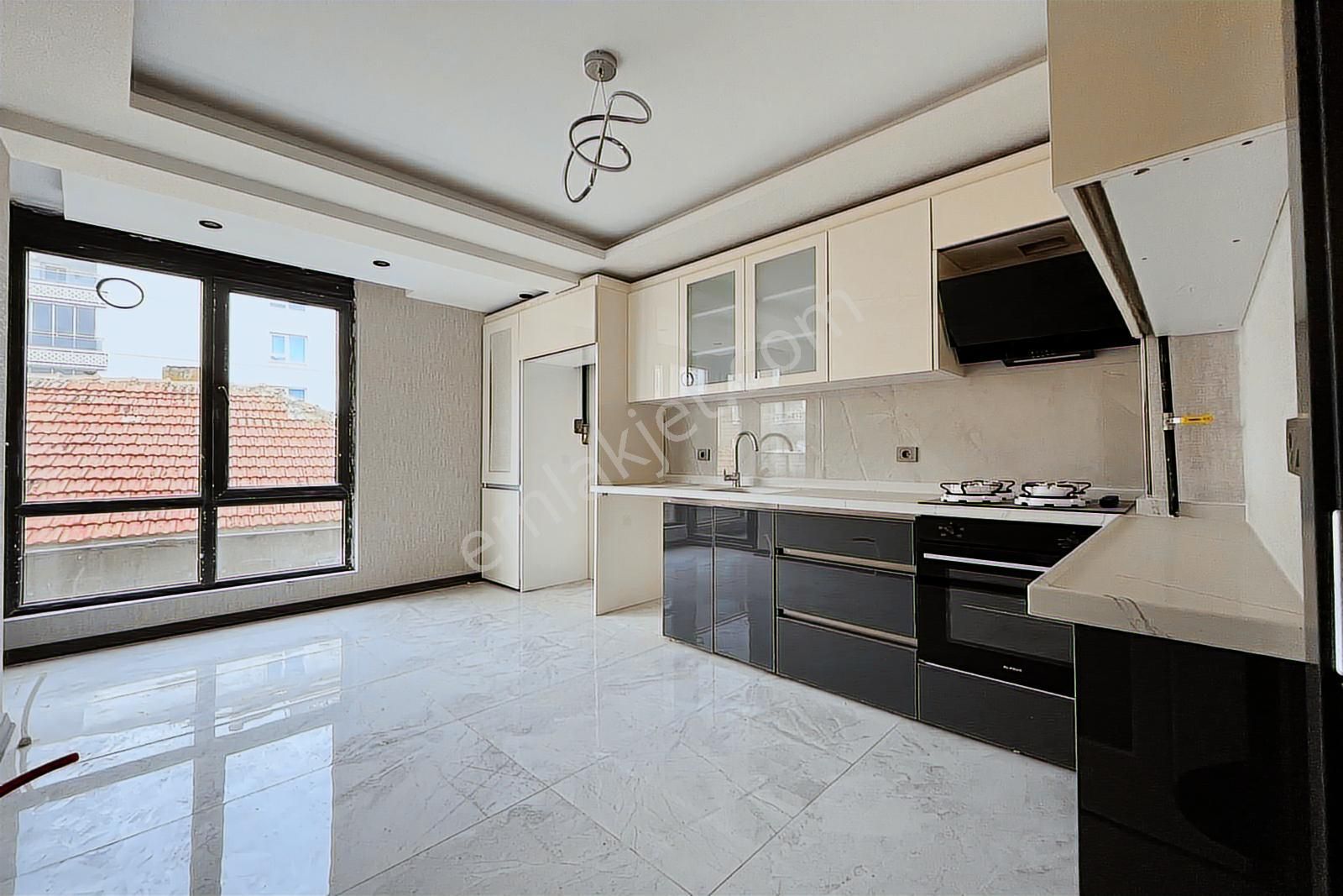 Kardeşler'den Ana Caddeye Bir Sk Sıfır Katta 3+1 Daire - Görsel 14