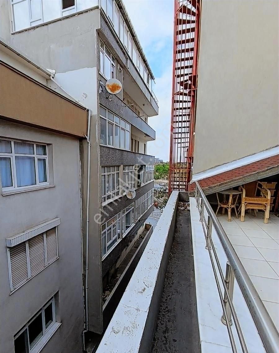 Avcılar Merkez'de 12 Yıllık 4+1 Dubleks - Görsel 15