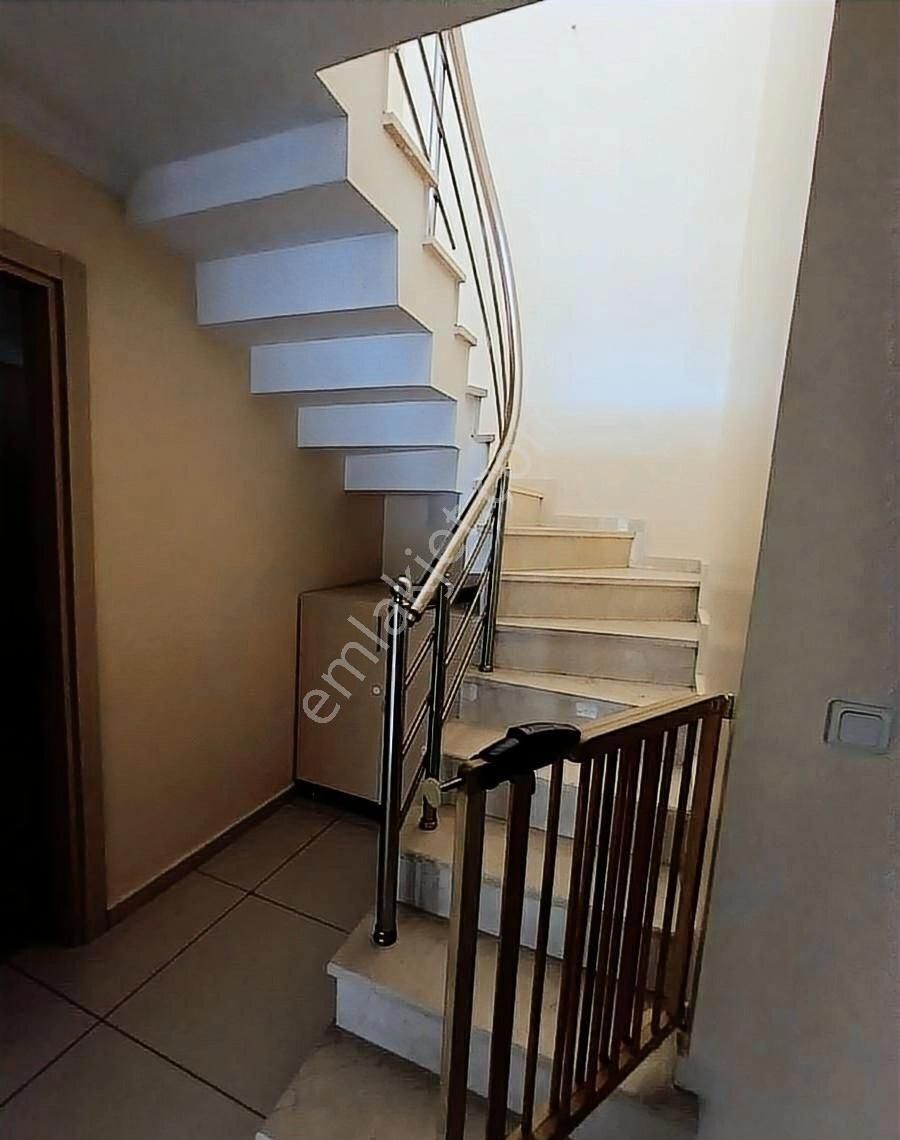 Avcılar Merkez'de 12 Yıllık 4+1 Dubleks - Görsel 11