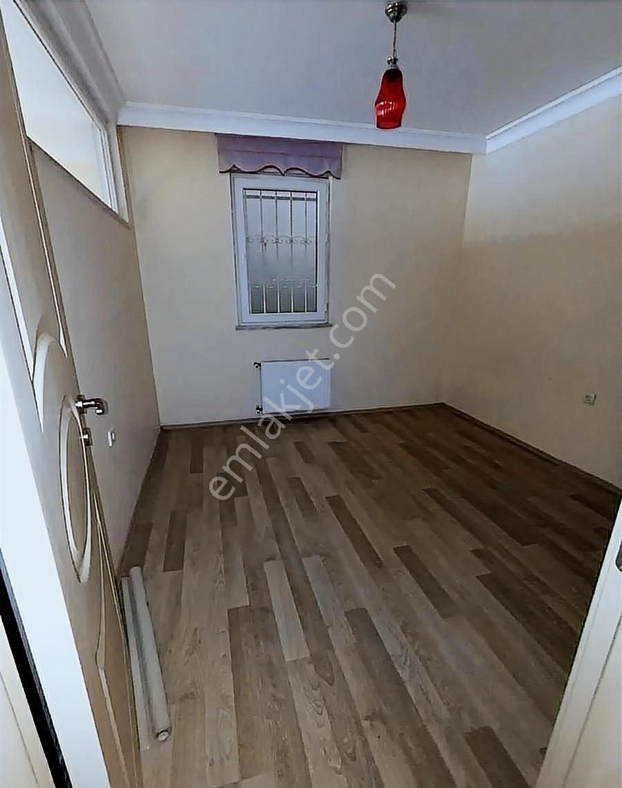 Avcılar Merkez'de 12 Yıllık 4+1 Dubleks - Görsel 2