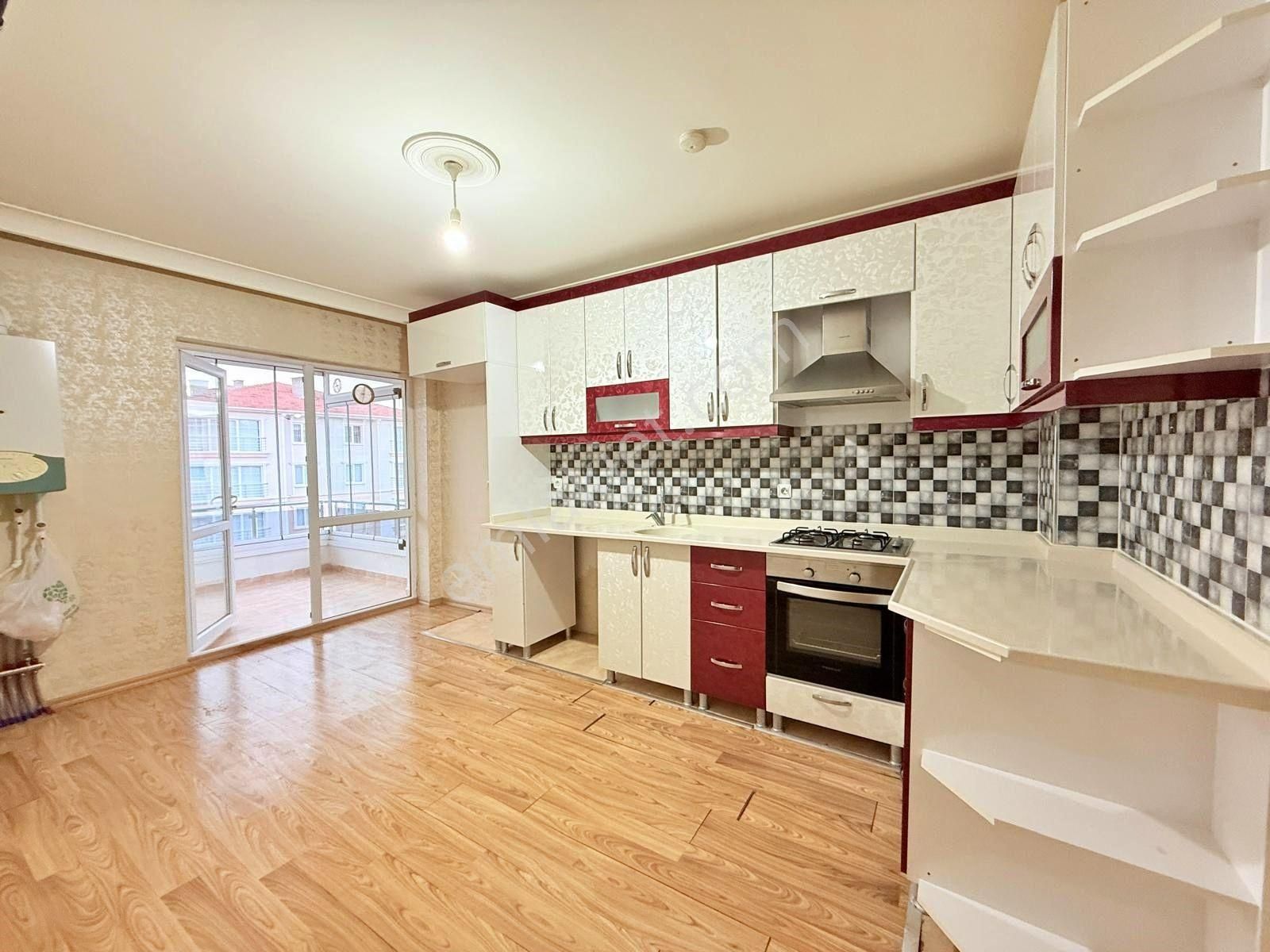 Yıldız'dan Kuruş Masrafsız Katta 3+1 E.banyolu Fırsat Dairesii !!! - Görsel 4