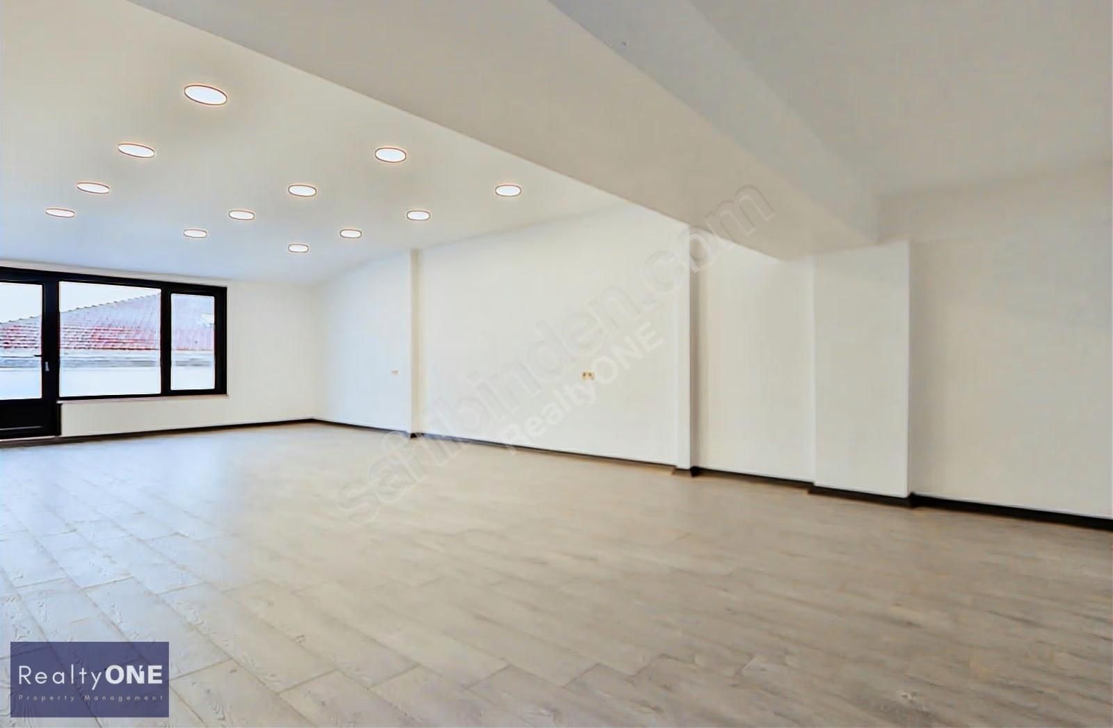 R-one İstanbul Fatih 4 Ayrı Bölüm Terasa Sahip Kiralık Ofis Katı - Görsel 7