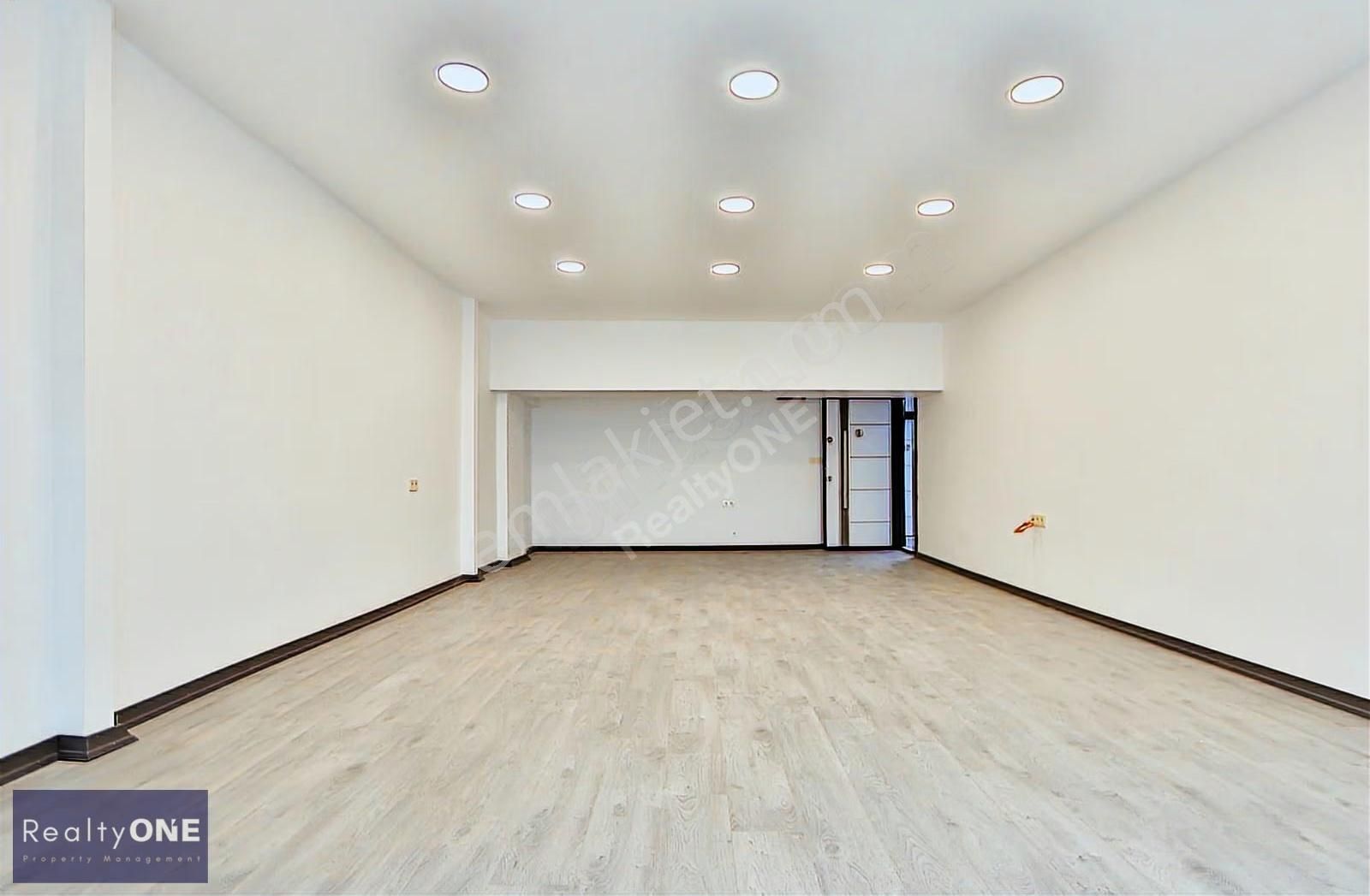 R-one İstanbul Fatih 4 Ayrı Bölüm Terasa Sahip Kiralık Ofis Katı - Görsel 26