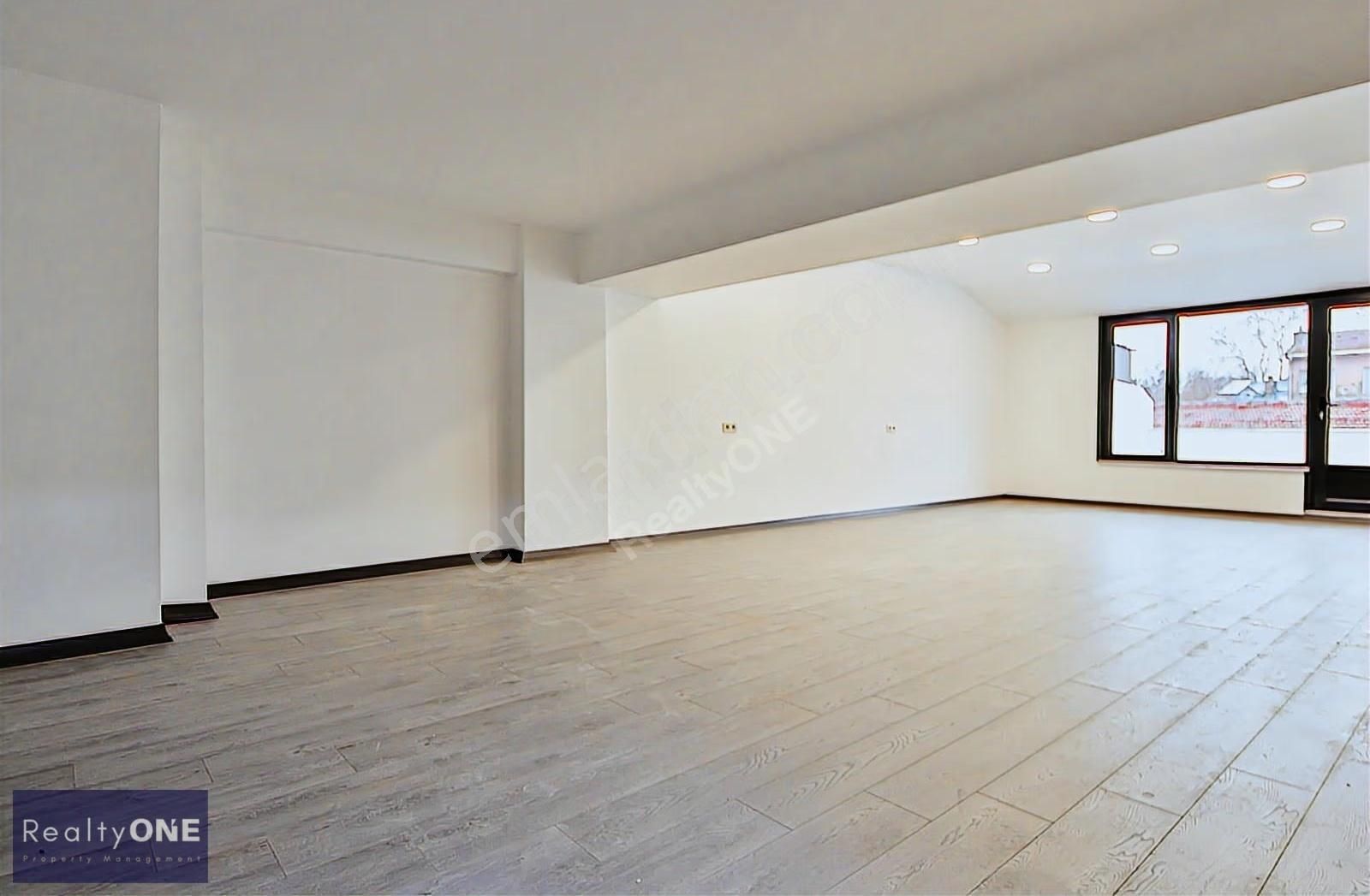 R-one İstanbul Fatih 4 Ayrı Bölüm Terasa Sahip Kiralık Ofis Katı - Görsel 31