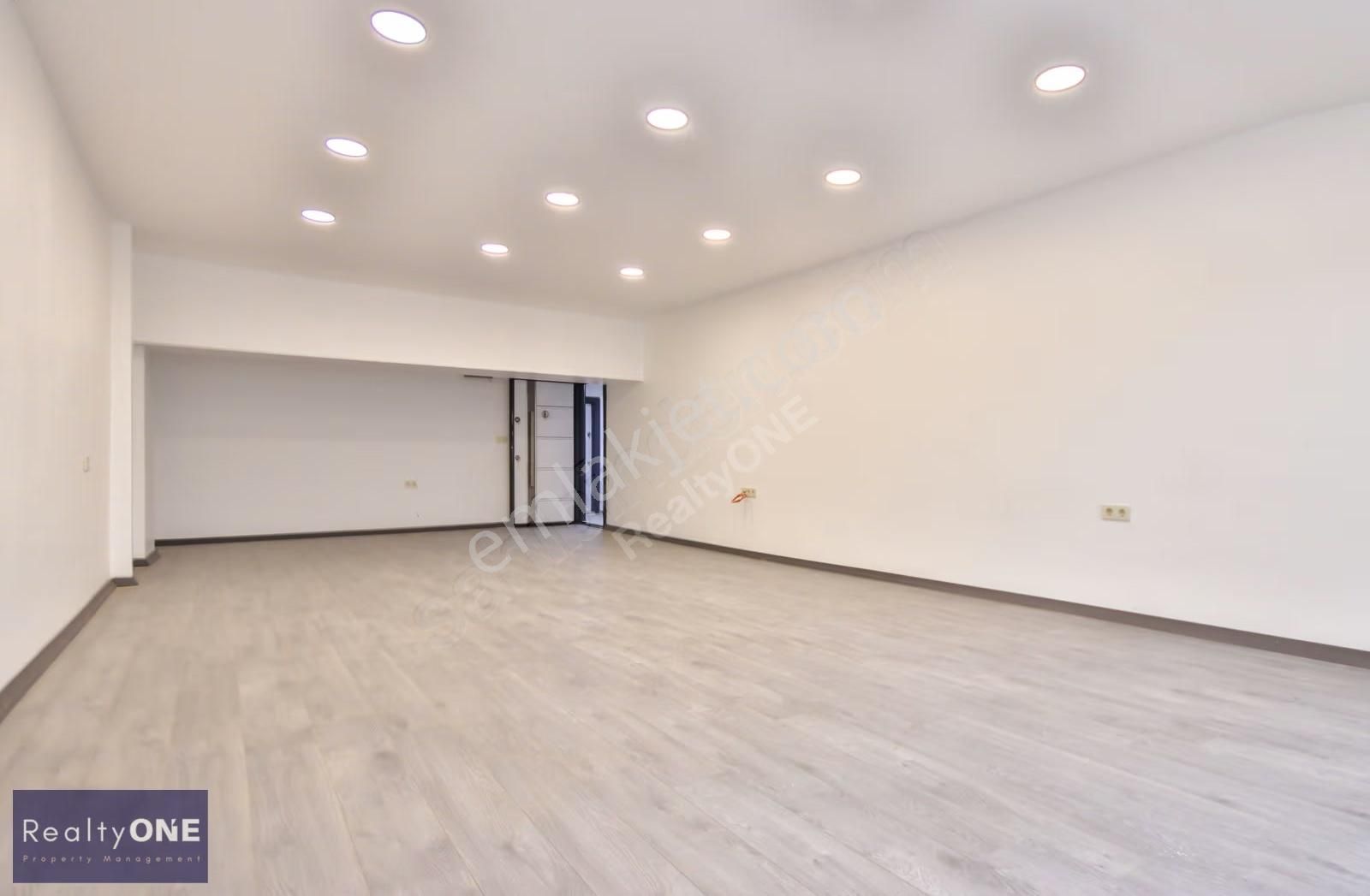 R-one İstanbul Fatih 4 Ayrı Bölüm Terasa Sahip Kiralık Ofis Katı - Görsel 33