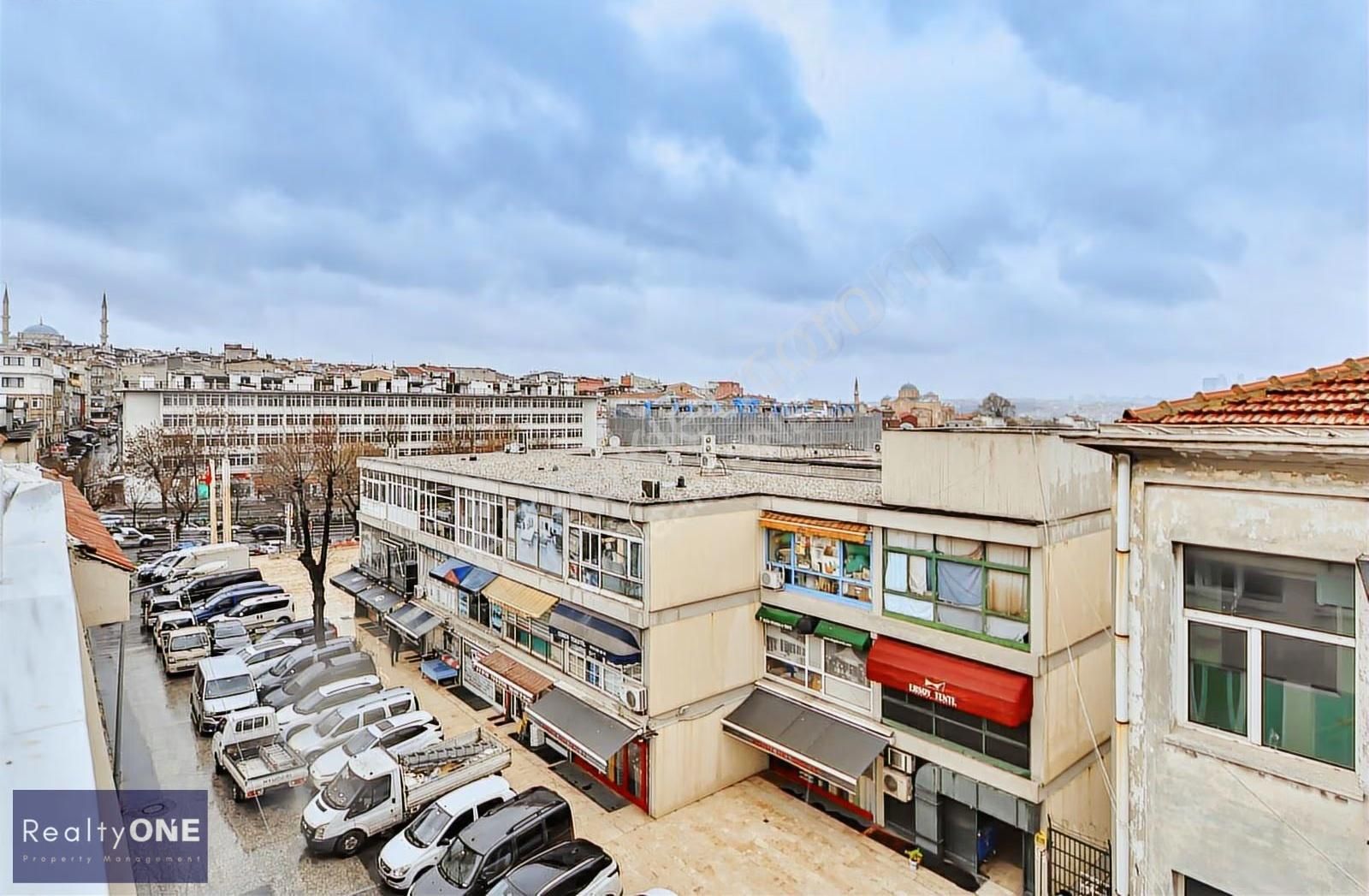 R-one İstanbul Fatih 4 Ayrı Bölüm Terasa Sahip Kiralık Ofis Katı - Görsel 11