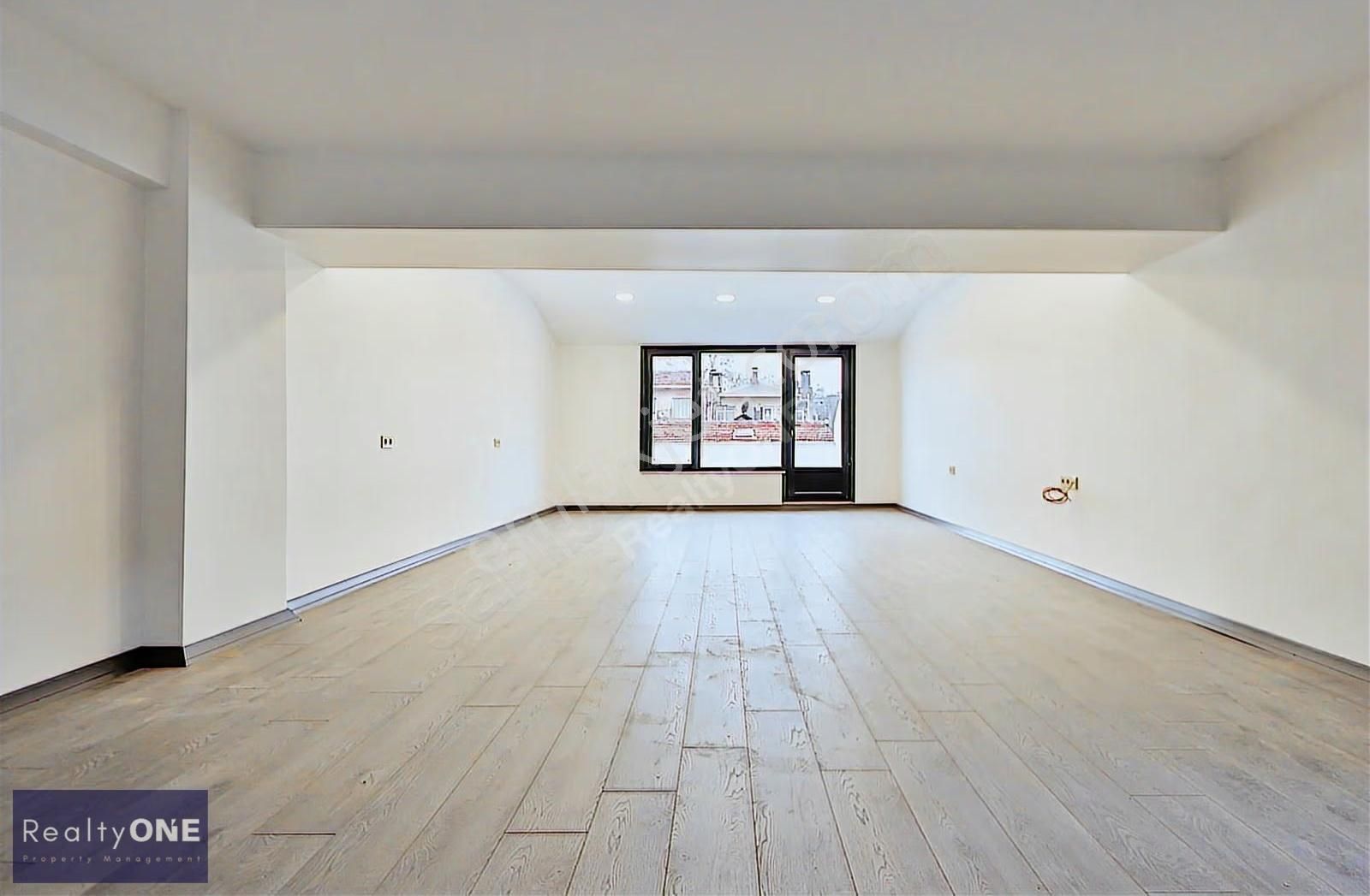 R-one İstanbul Fatih 4 Ayrı Bölüm Terasa Sahip Kiralık Ofis Katı - Görsel 23