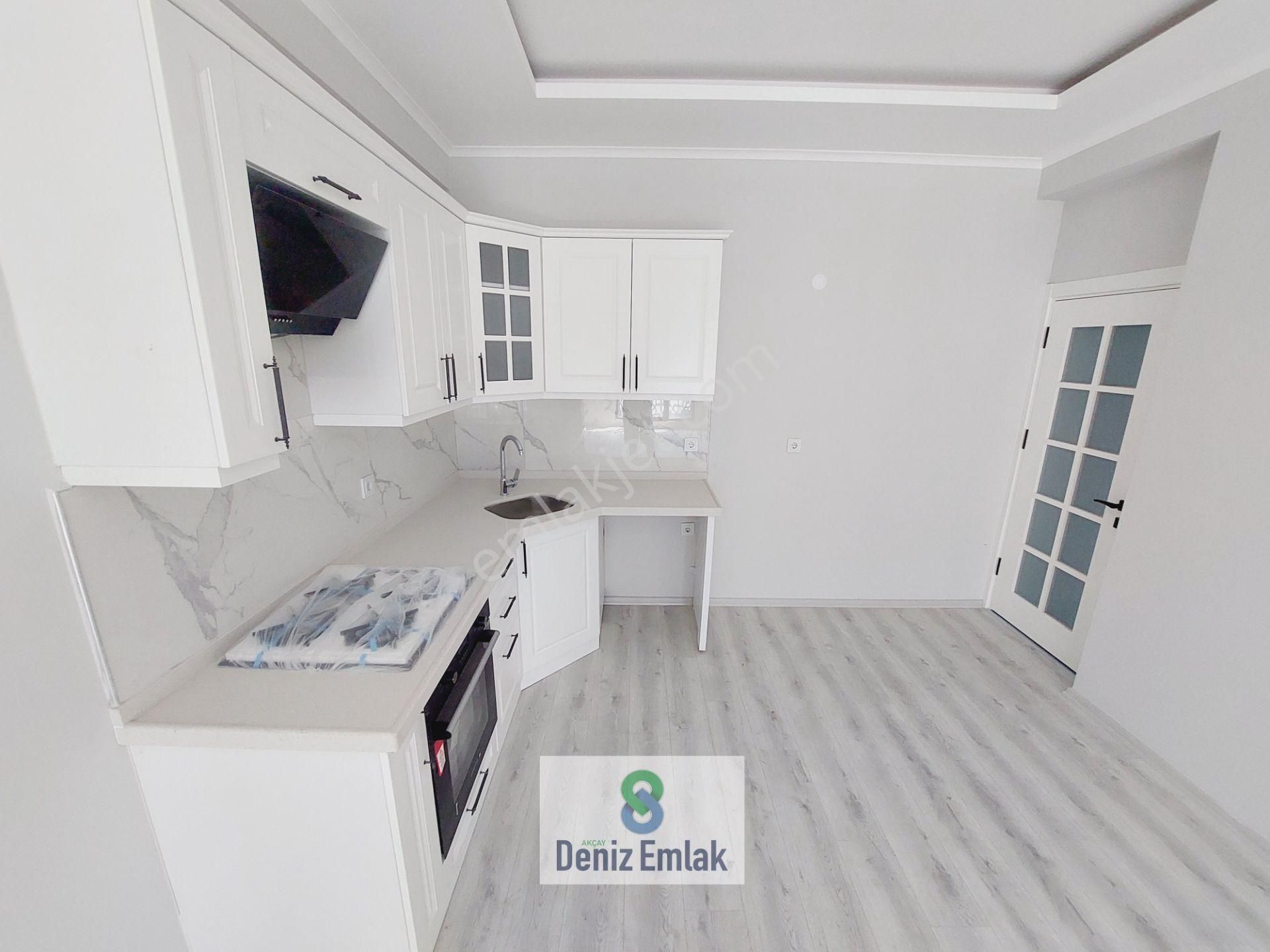 Denizden Akçayda Ebeveynli Arakat Satılık 2+1 Daire.